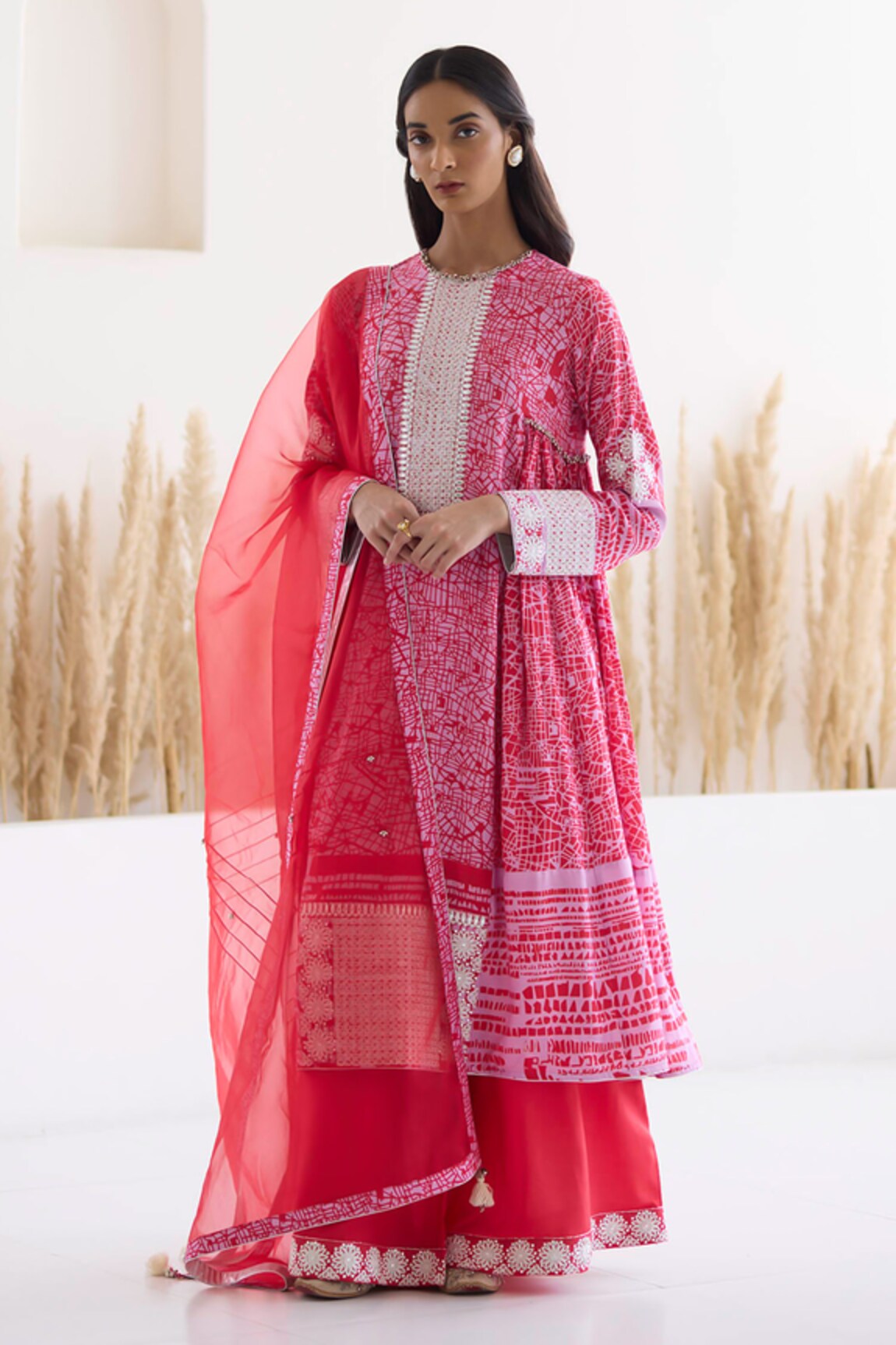 Inej Abstract Border Print Dupatta