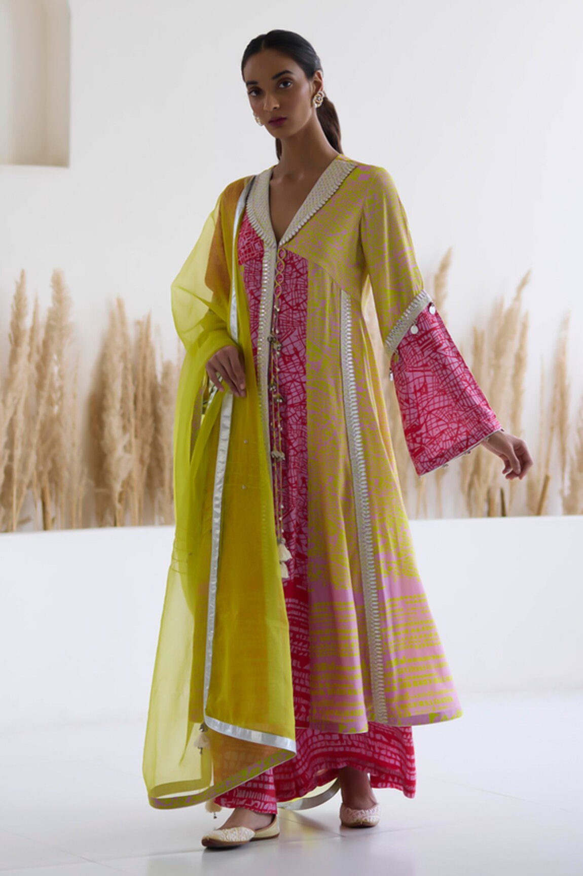 Inej Geometric Border Print Dupatta