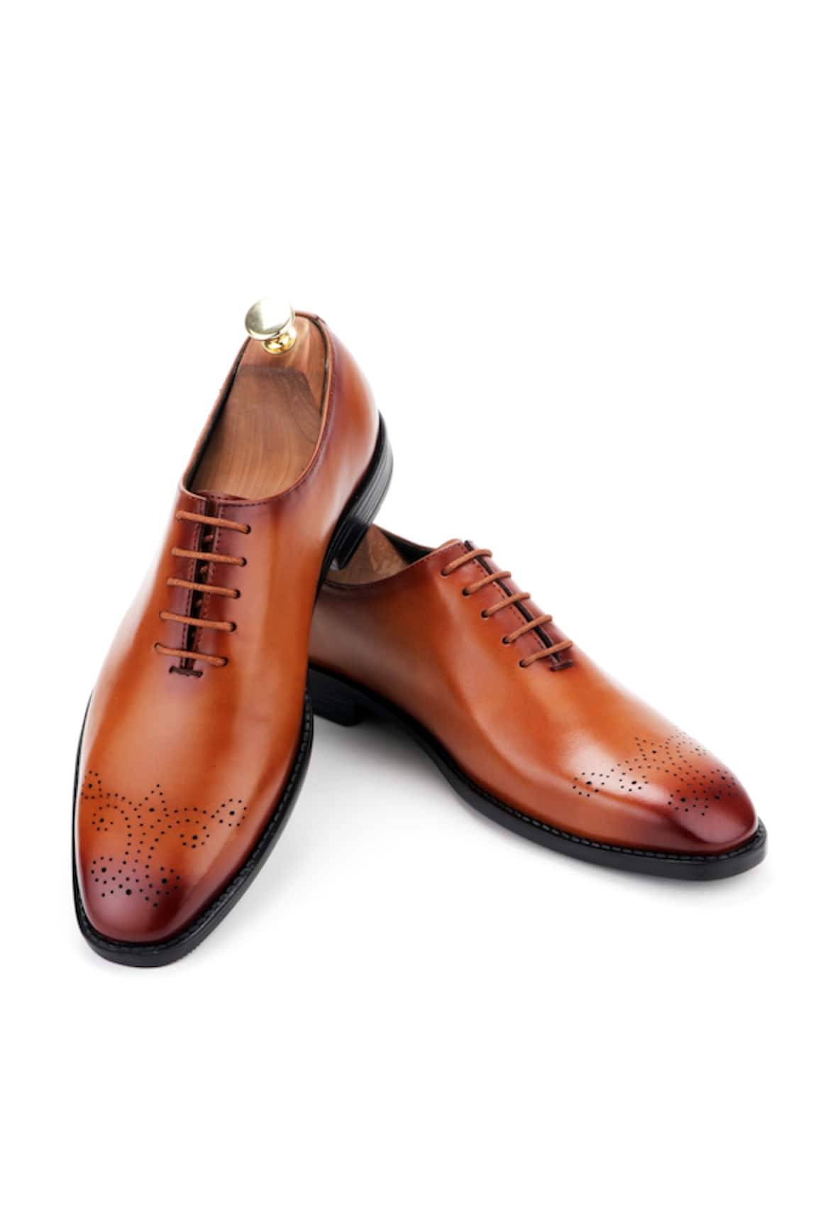 IVRAH Duke Cutwork Brogue Shoes