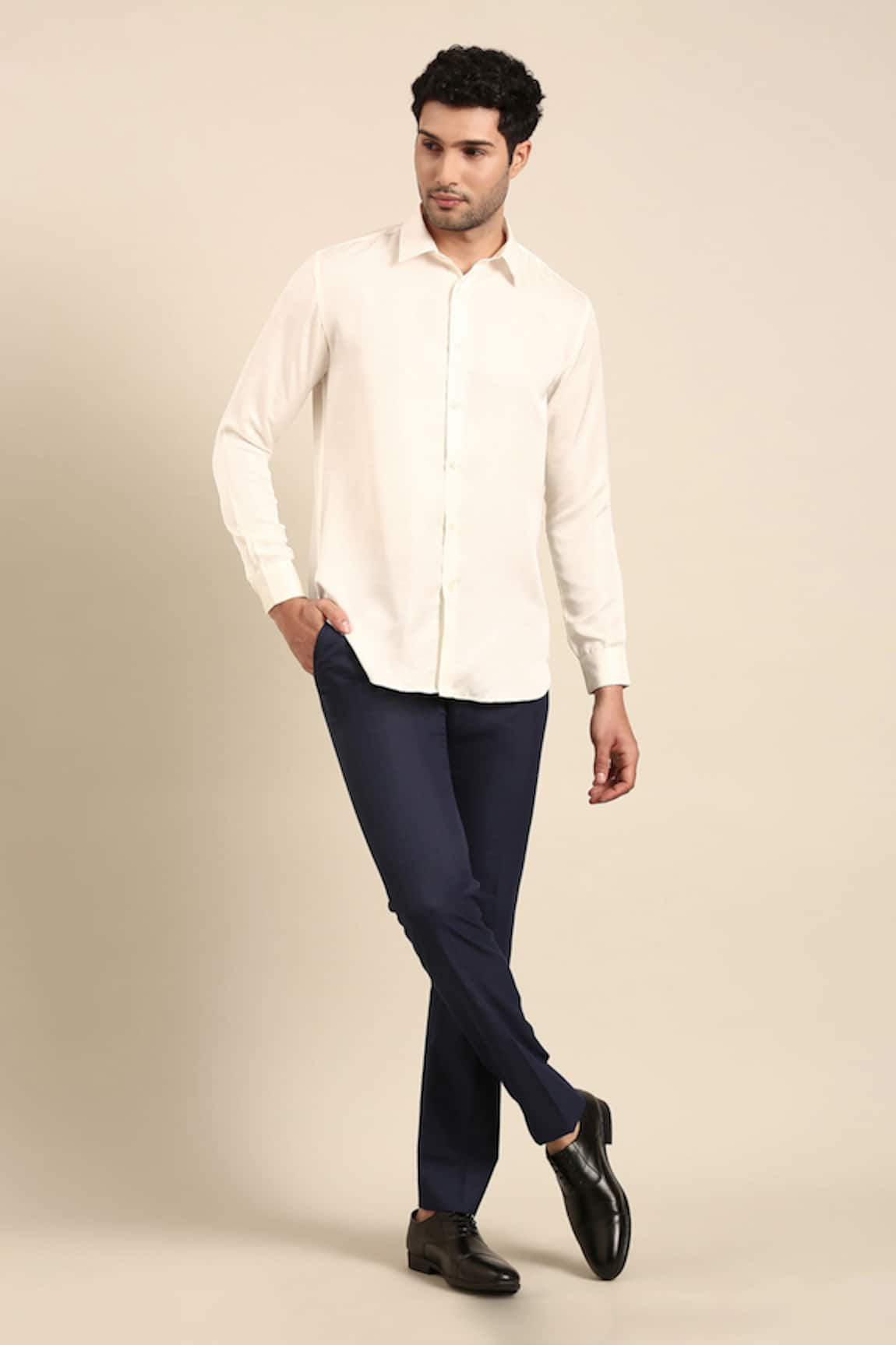 Mayank Modi - Men Solid Front Button Placket Shirt