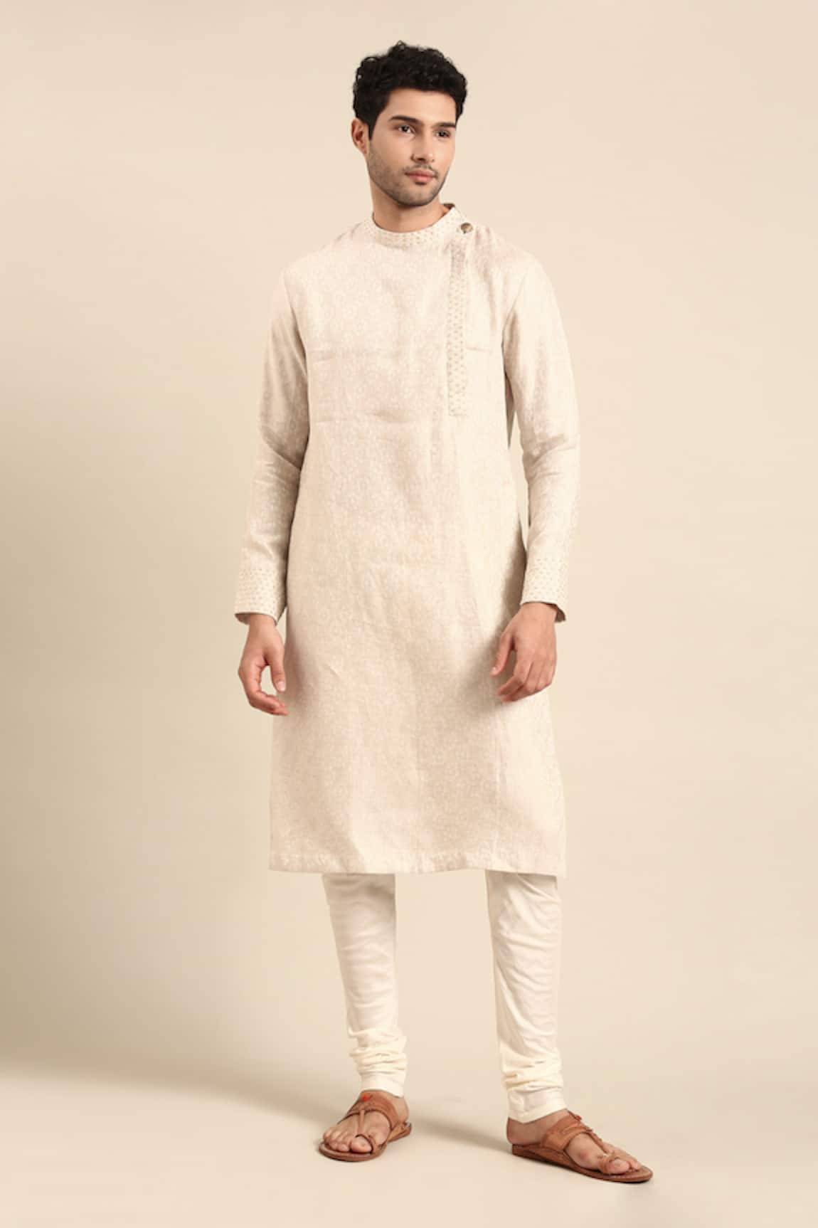 Mayank Modi - Men Embroidered Collar Kurta With Pant