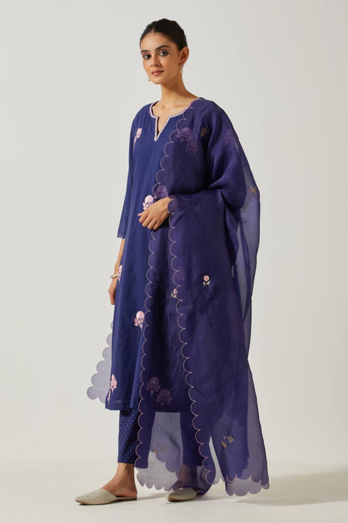 Label Earthen Floral Bloom Embroidered Kurta With Pant