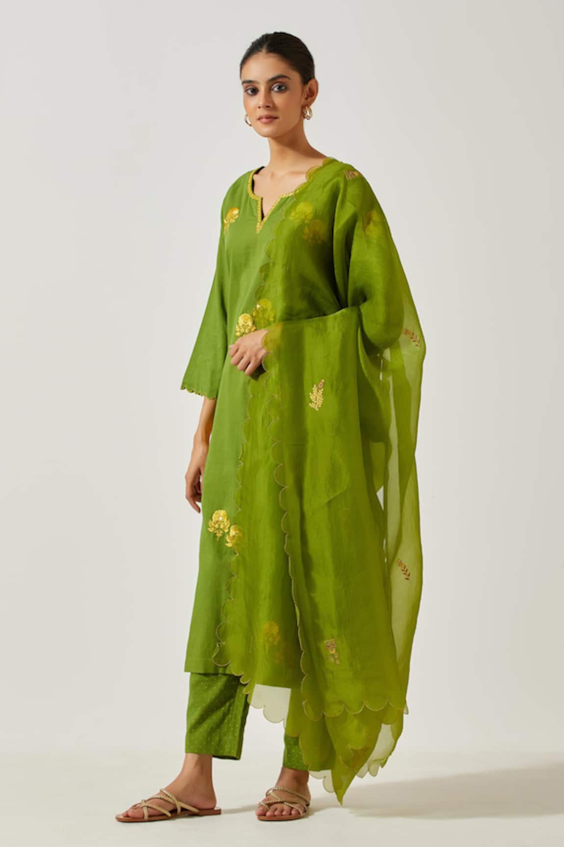 Label Earthen Resham Butti Embroidered Kurta With Pant