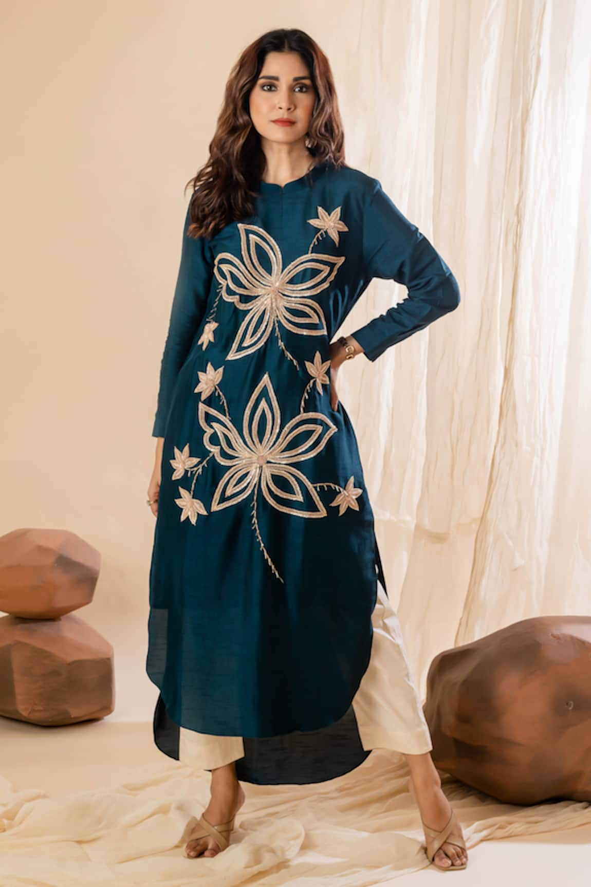 AMETHYST Zardozi Hand Embroidered Kurta With Pant