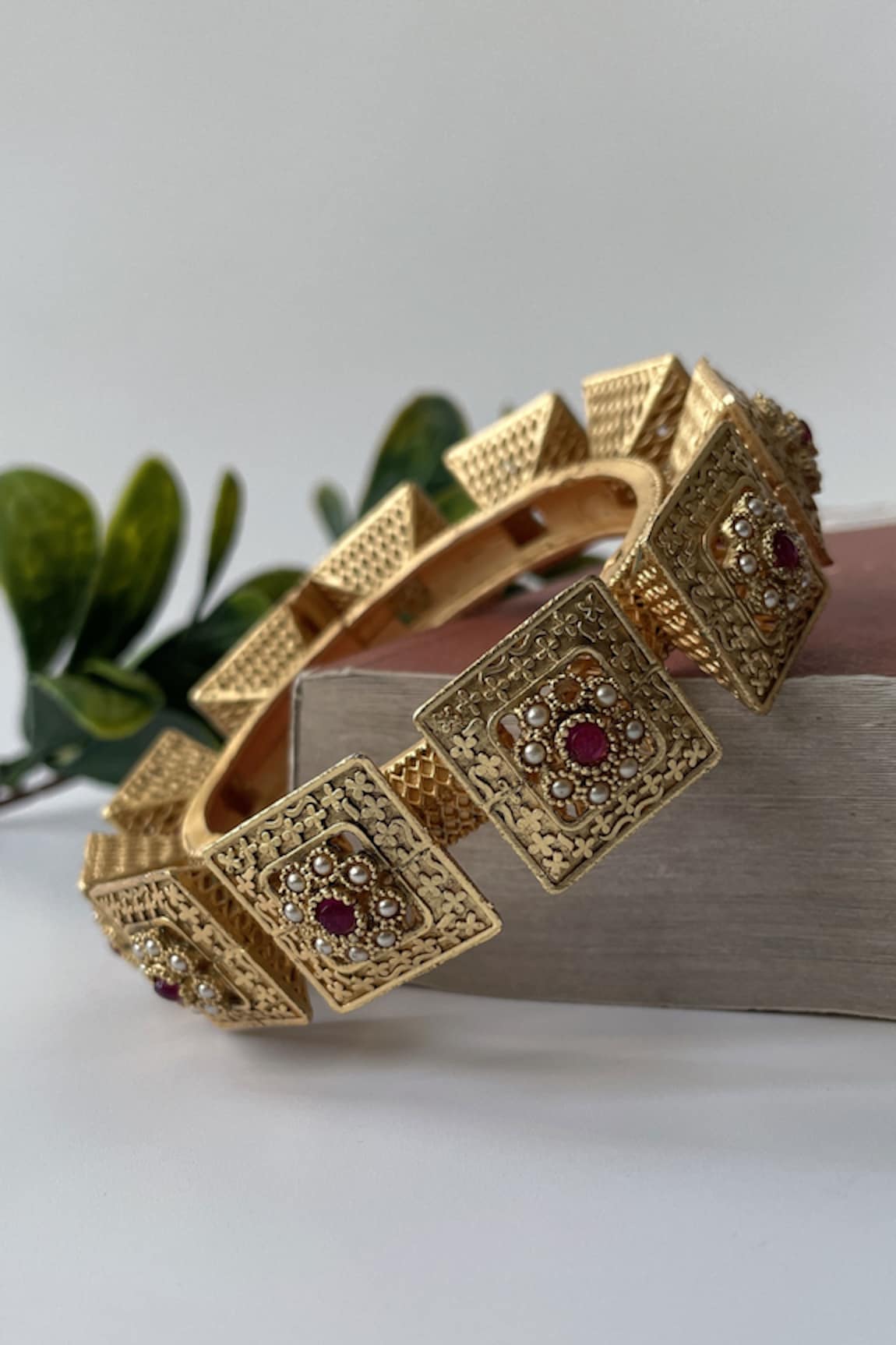 Studio6 Jewels Kundan Work Bangle