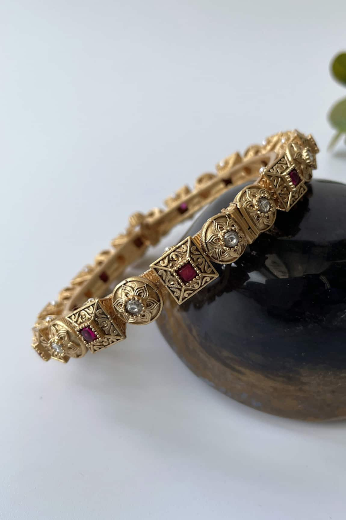 Studio6 Jewels Kundan Embellished Openable Bangle