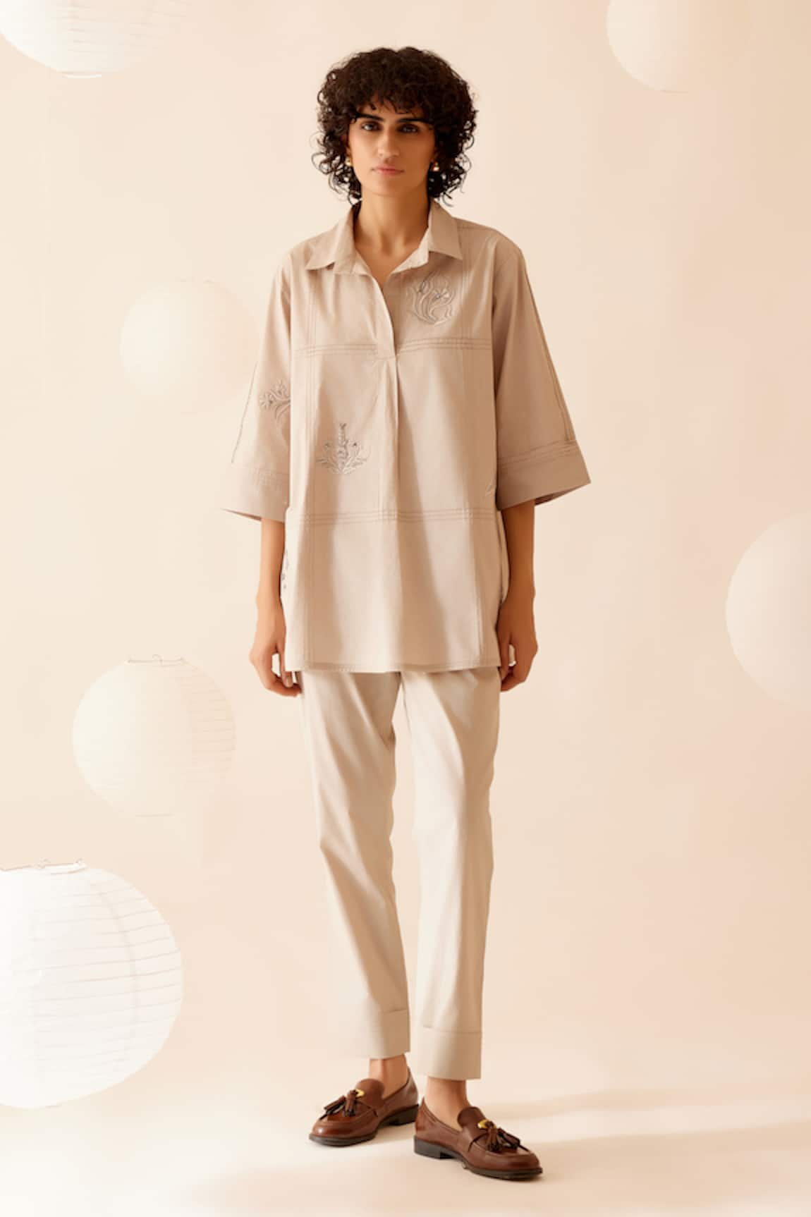 Bunka Neela Solid Pintucked Hem Pant