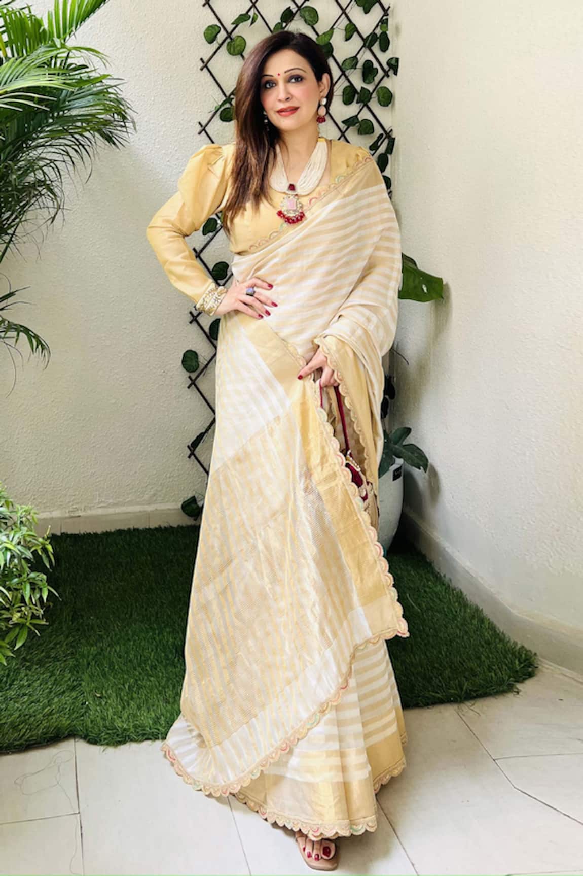 Zal From Benaras Stripe Pattern Saree With Unstitched Blouse Piece