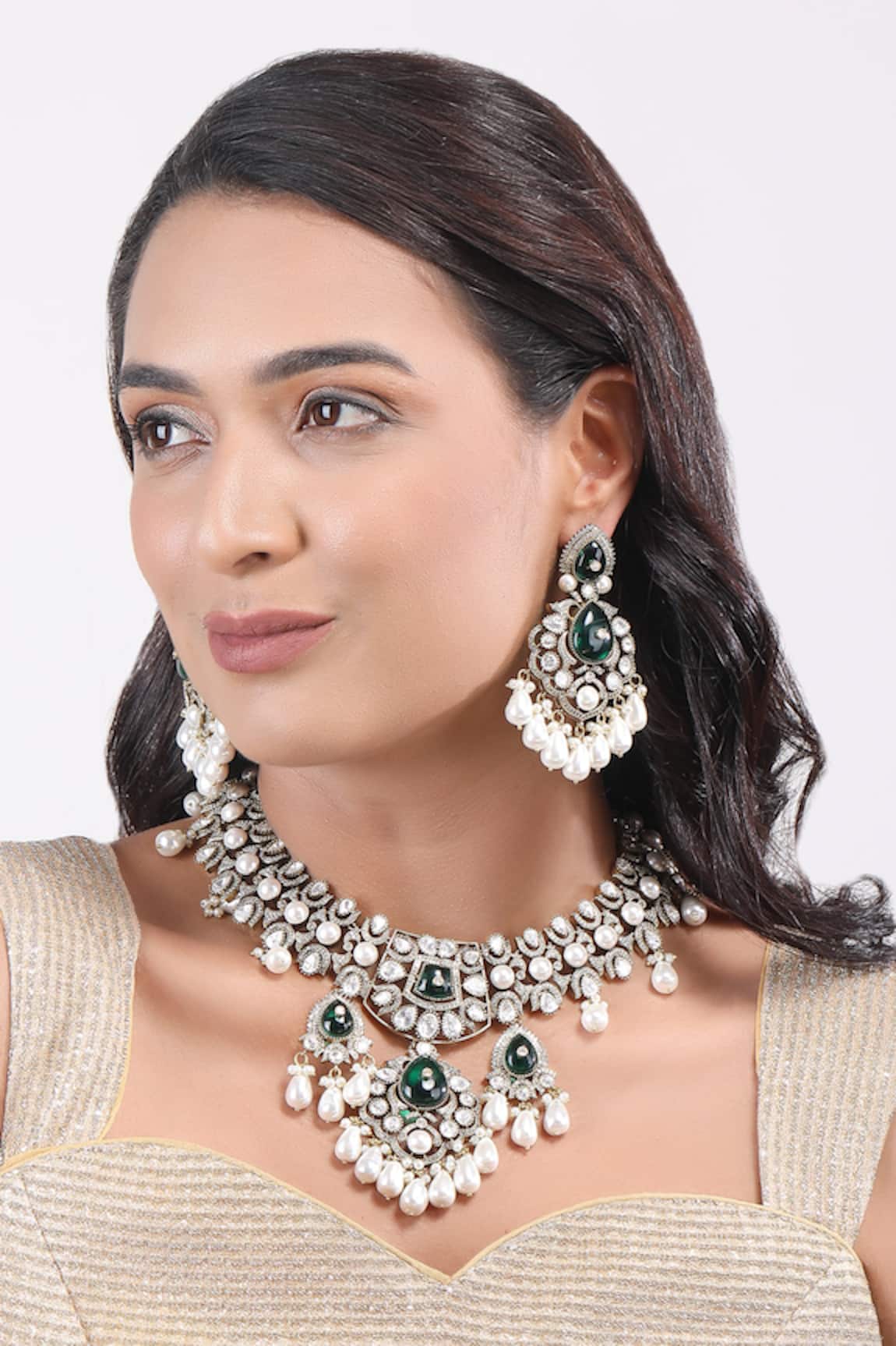 Auraa Trends Blooming Petal American Diamond Studded Jewellery Set