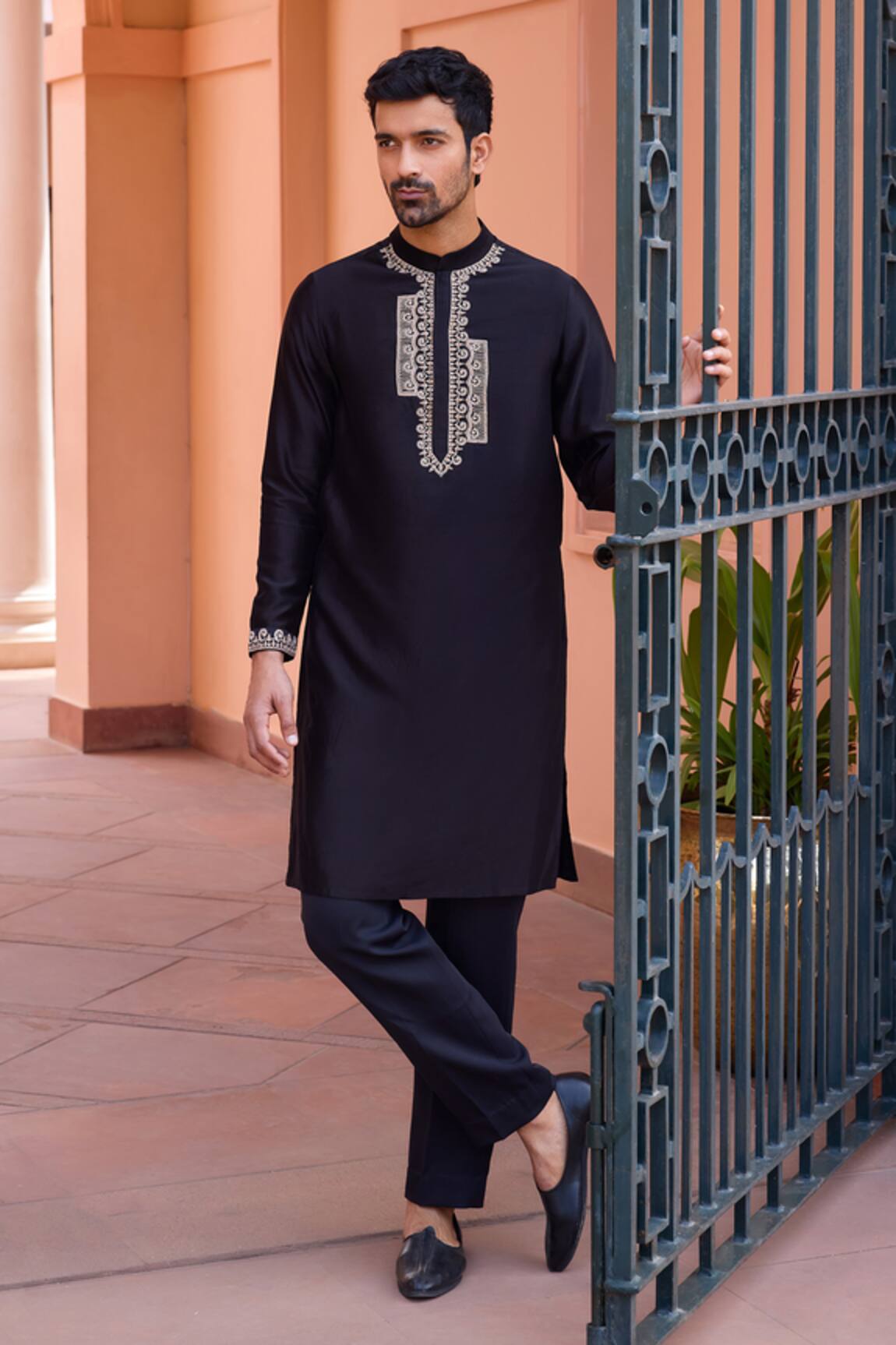 Isha Gupta Tayal Marodi Dori Work Kurta 