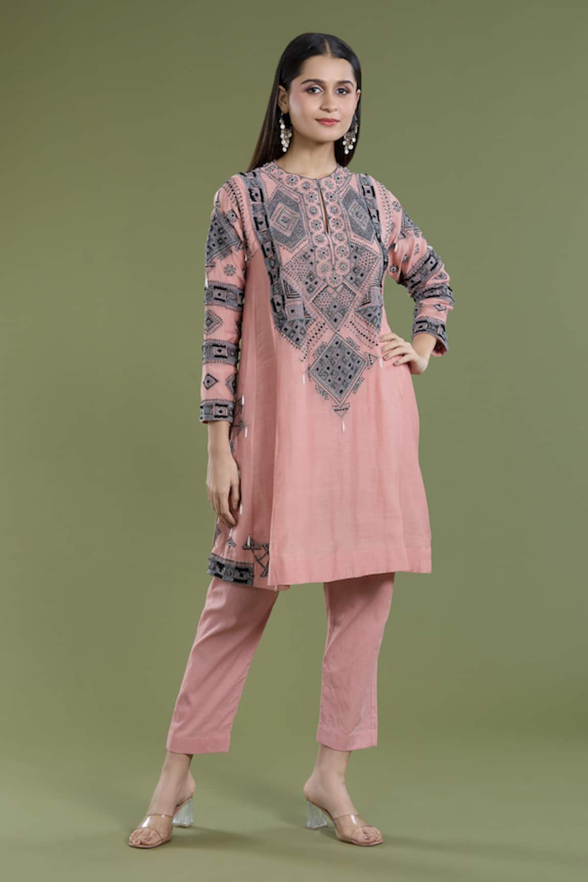 Divya Sheth Thread Embroidered Kurta & Pant Set