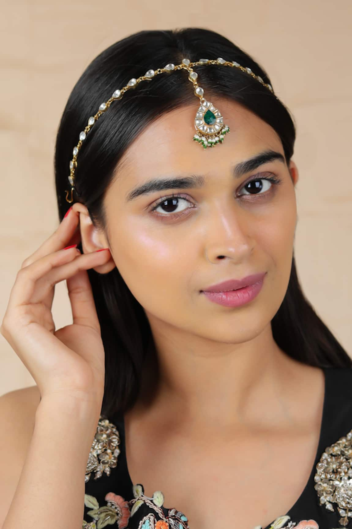 Riana Jewellery Kundan Ocean Drop Embellished Mathapatti