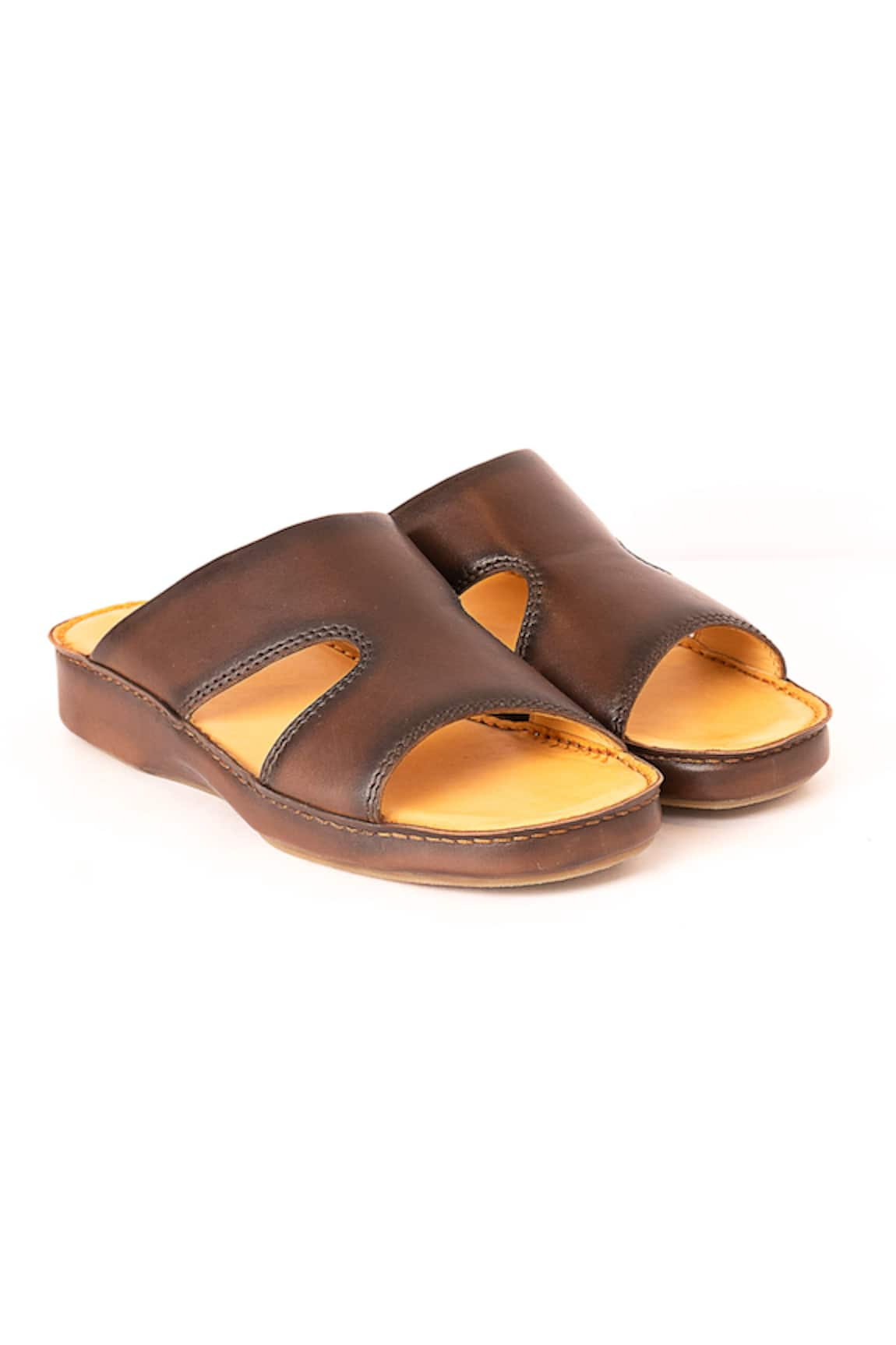 Nauvab Leather Arba Plain Sandals