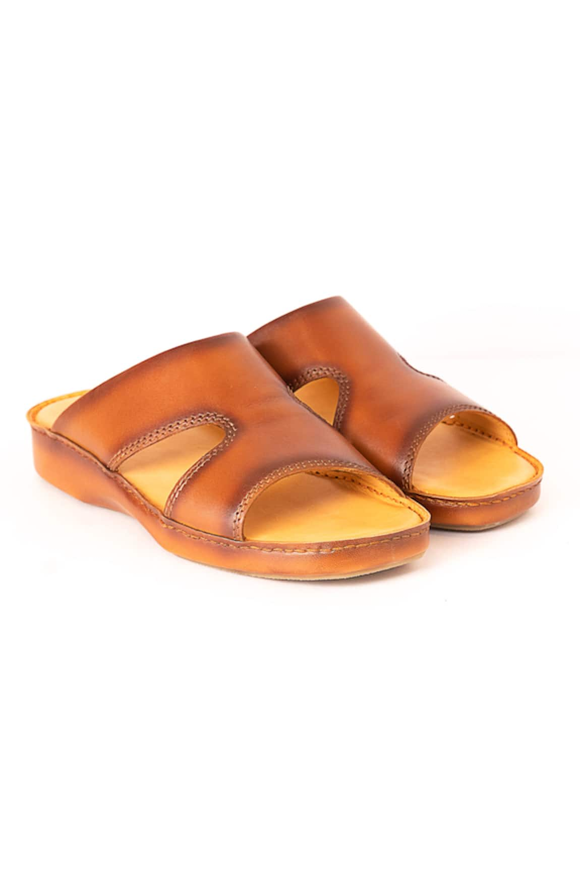 Nauvab Arba Plain Leather Sandals