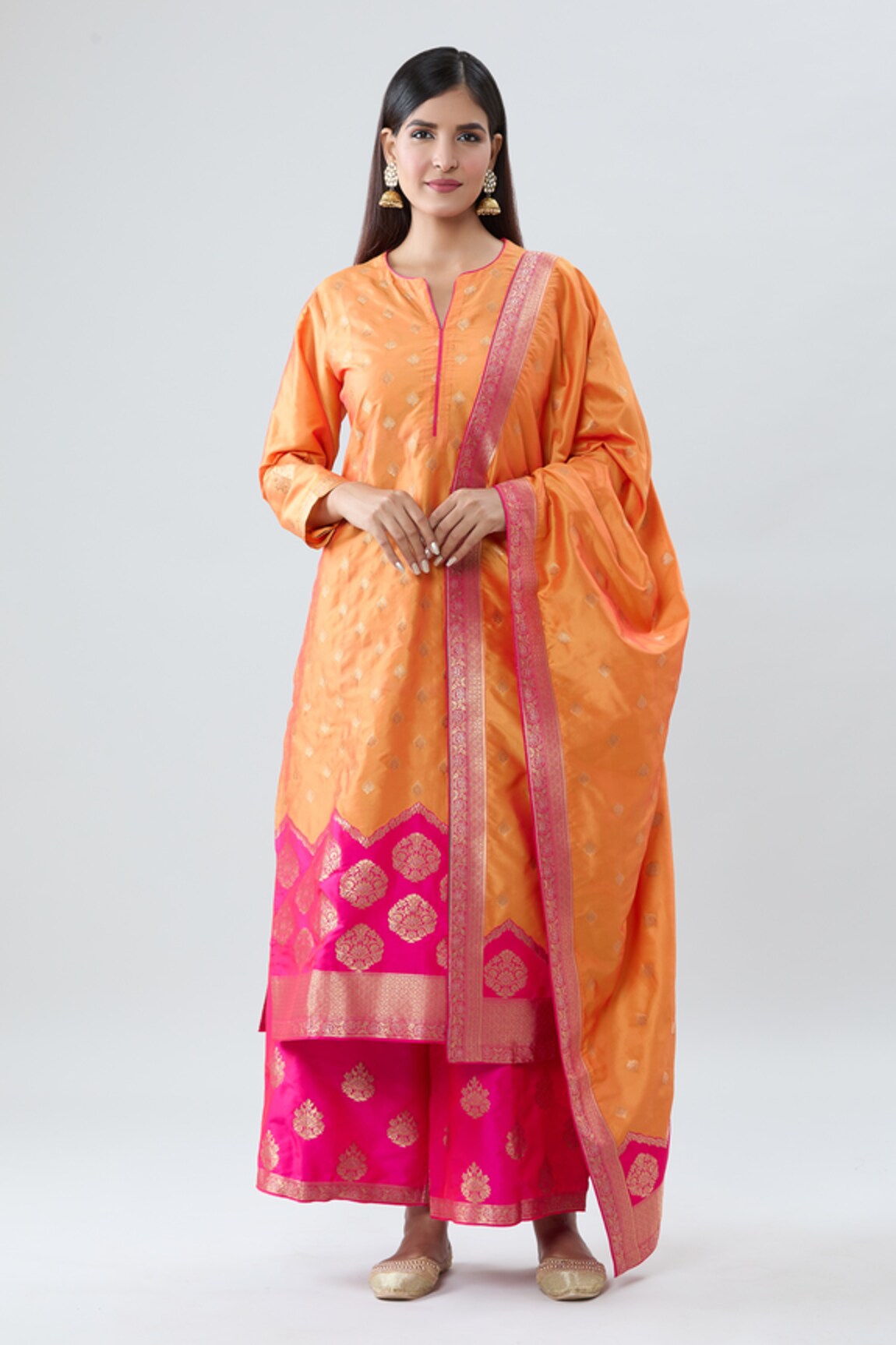 Peenacolada Floral Boota Pattern Notched Neck Kurta Set