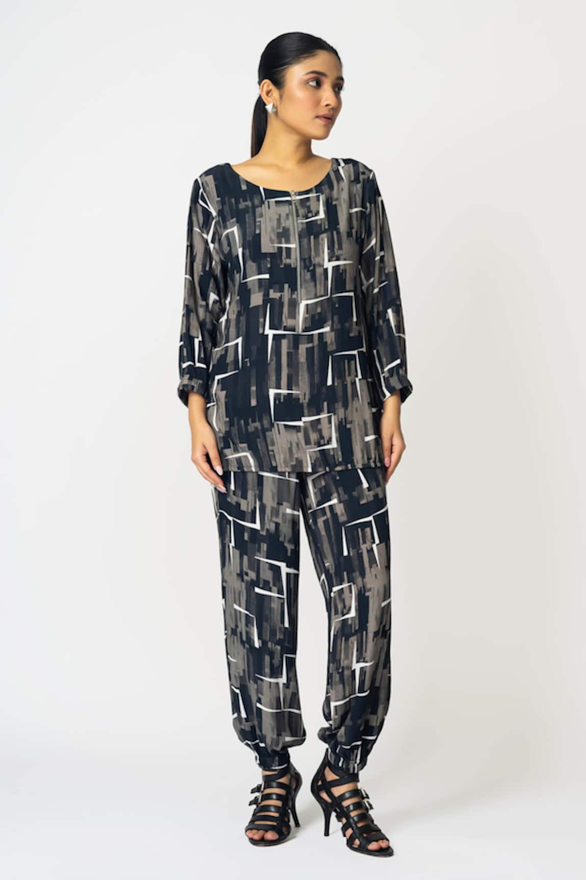 KLAD Brick Print Top With Pant