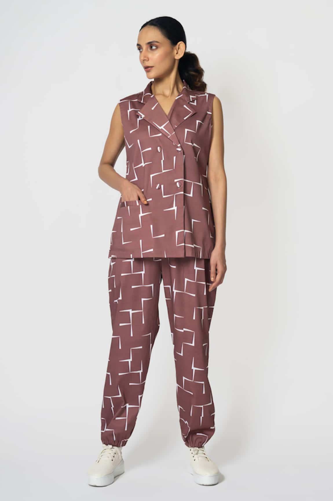 KLAD Geometric Print Vest With Pant