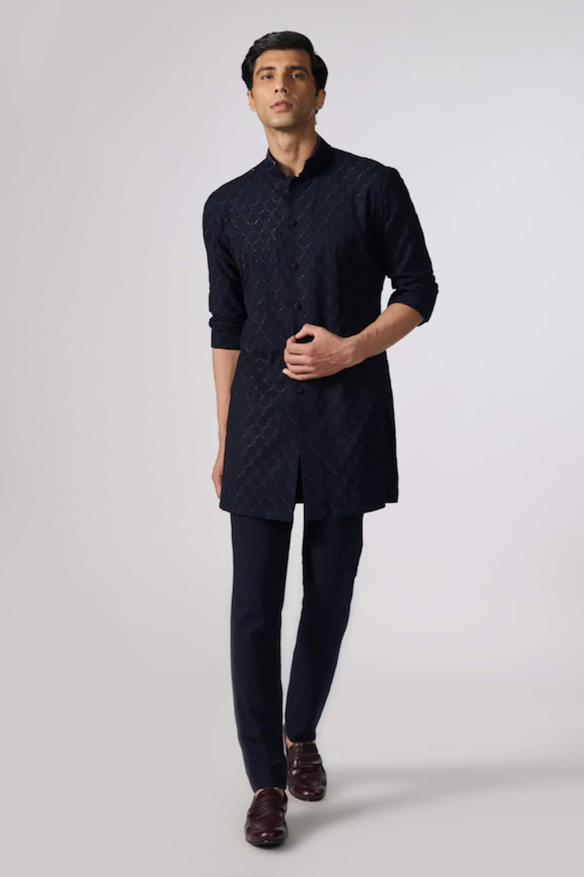 S&N by Shantnu Nikhil Thread Embroidered Short Kurta