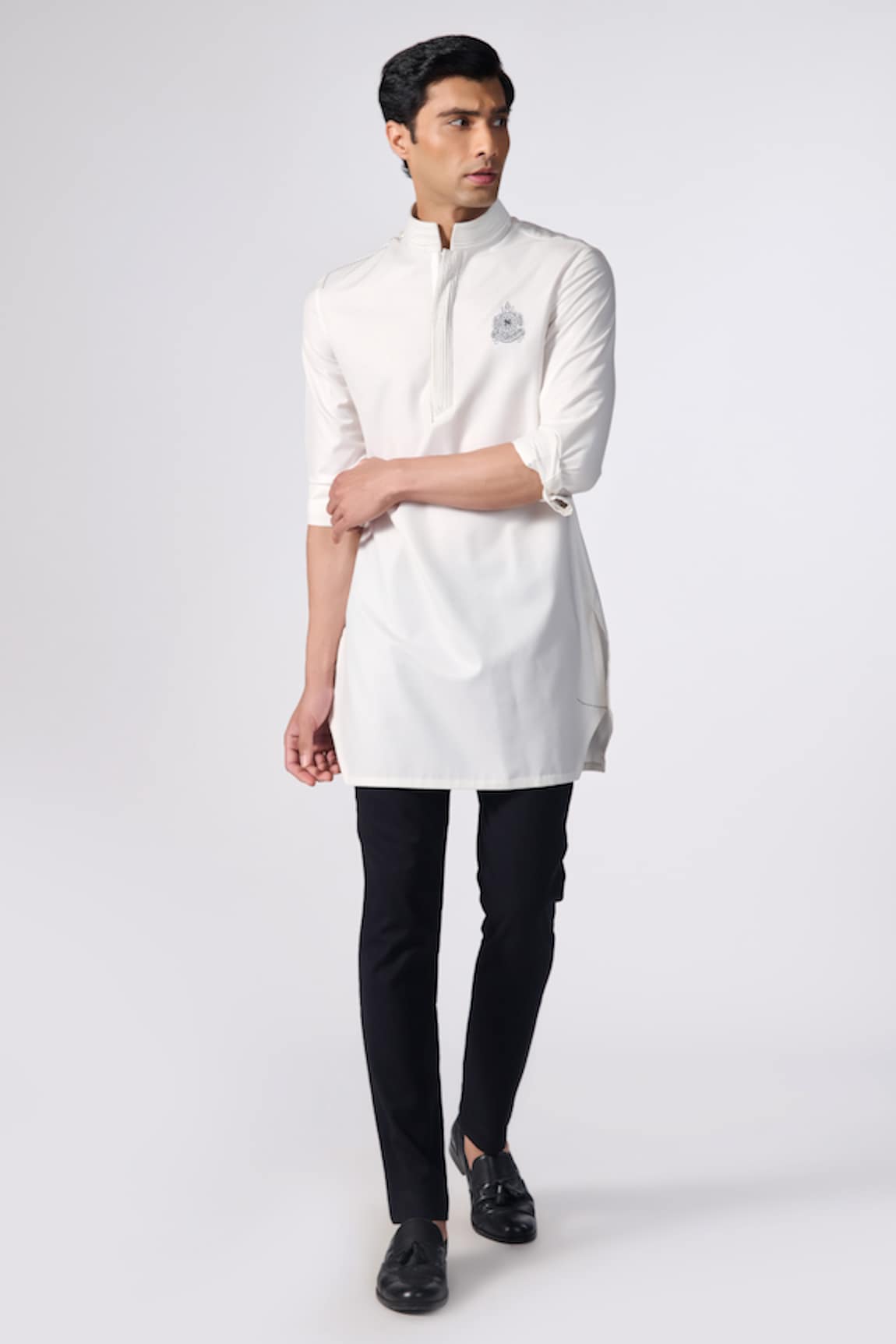 S&N by Shantnu Nikhil Crest Embroidered Short Kurta