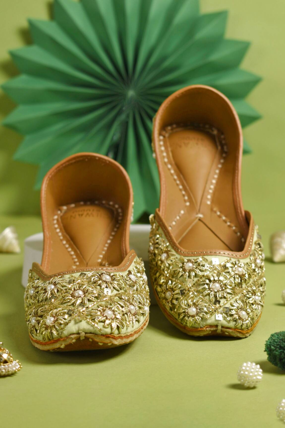 Cilwana Studio Gota Patti Embroidered Juttis