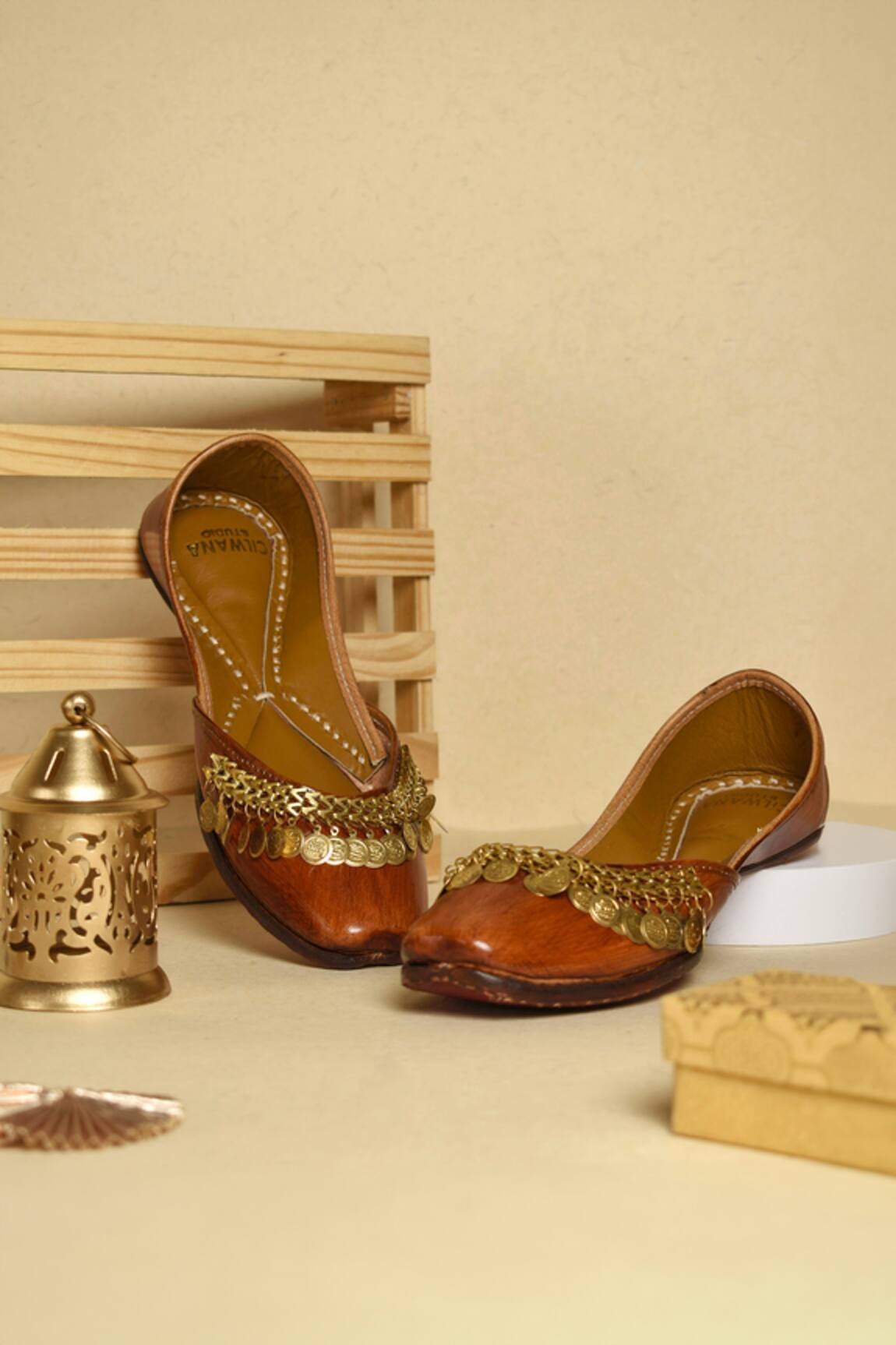 Cilwana Studio Metallic Embroidered Juttis