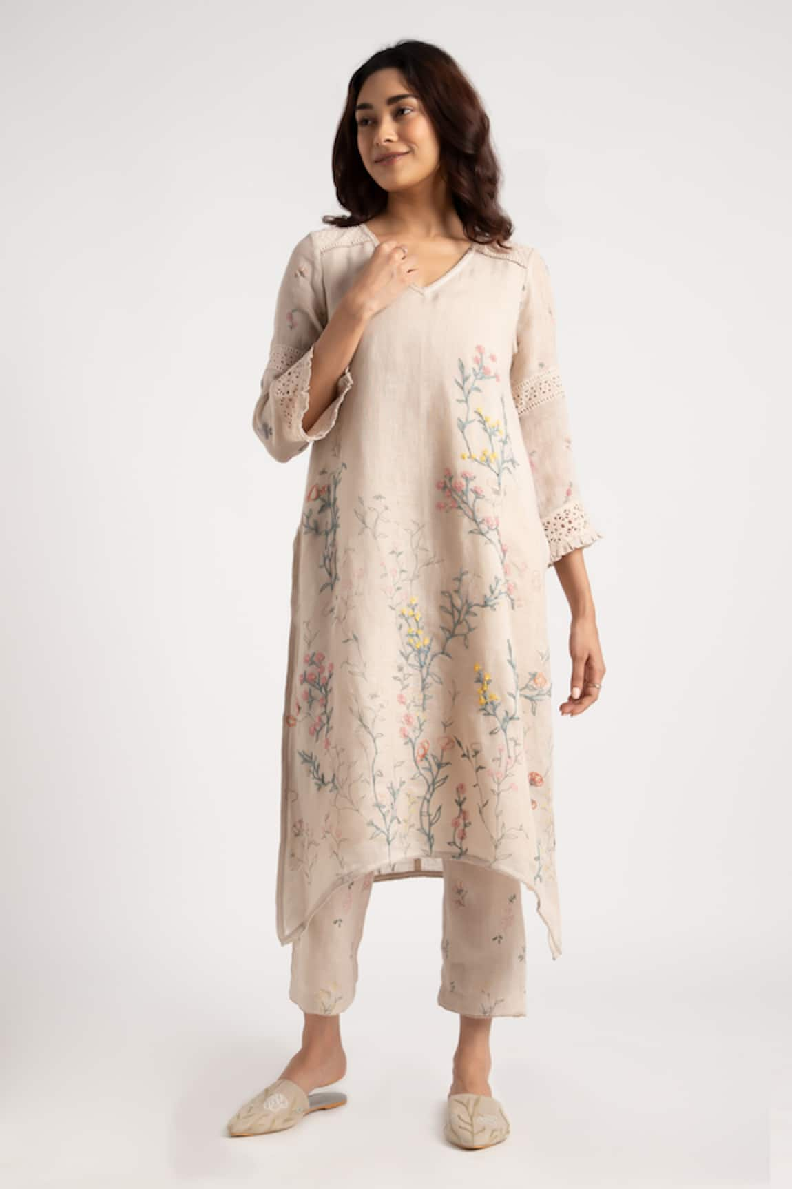 Kaveri Walk in the Clouds Fly Free Floral Pattern Kurta & Pant Set