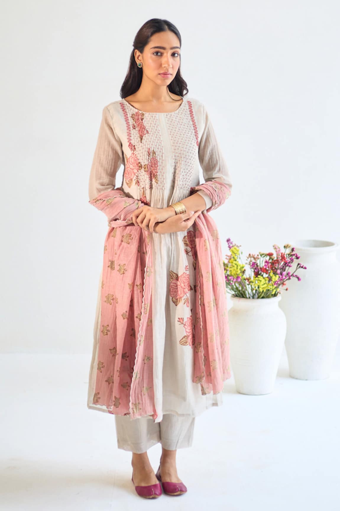 ta’assur Rose Bloom Print Pintucked Kurta Pant Set