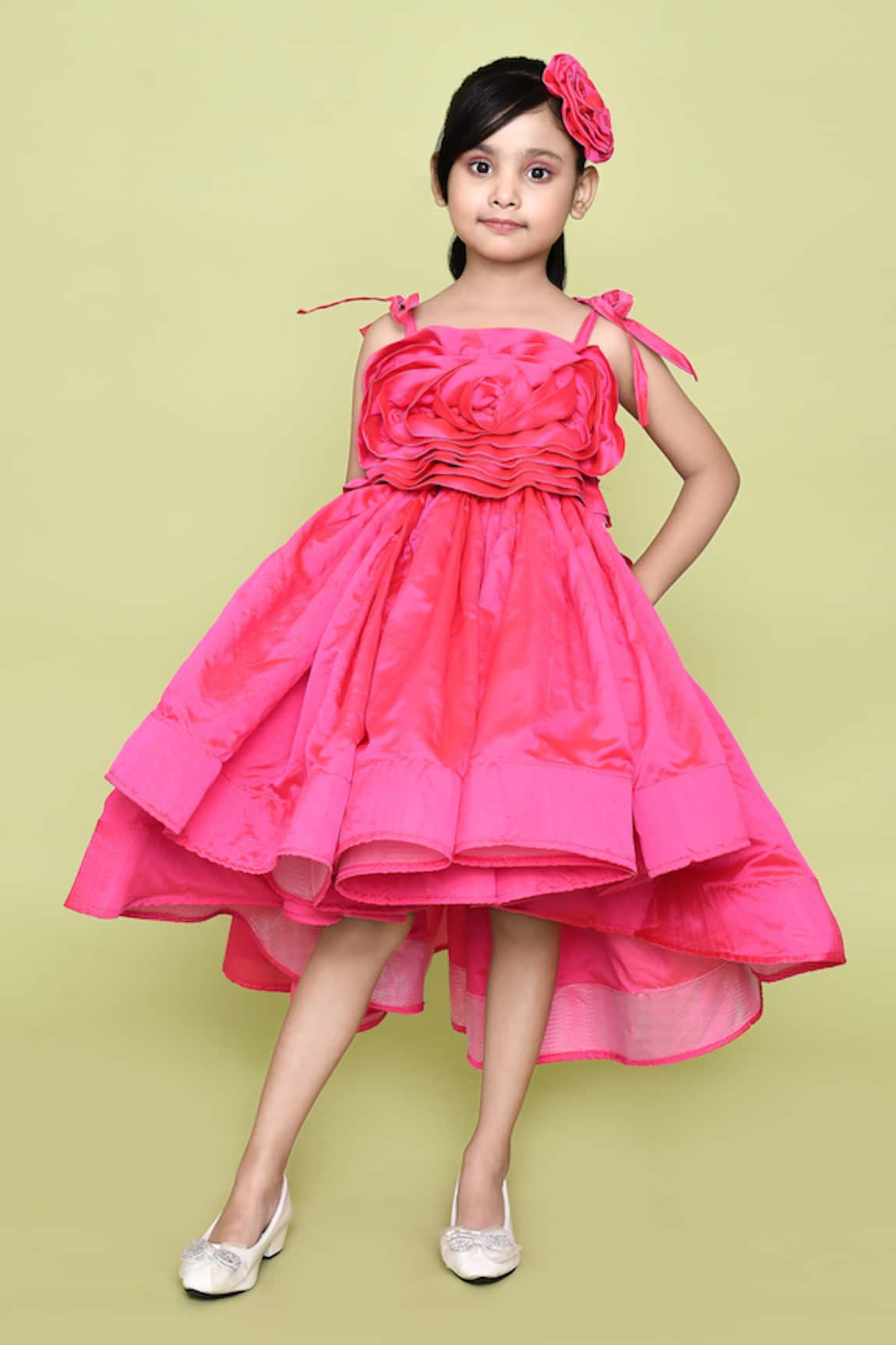 Banana Bee Rosette Embellished Gown With Hair Pin