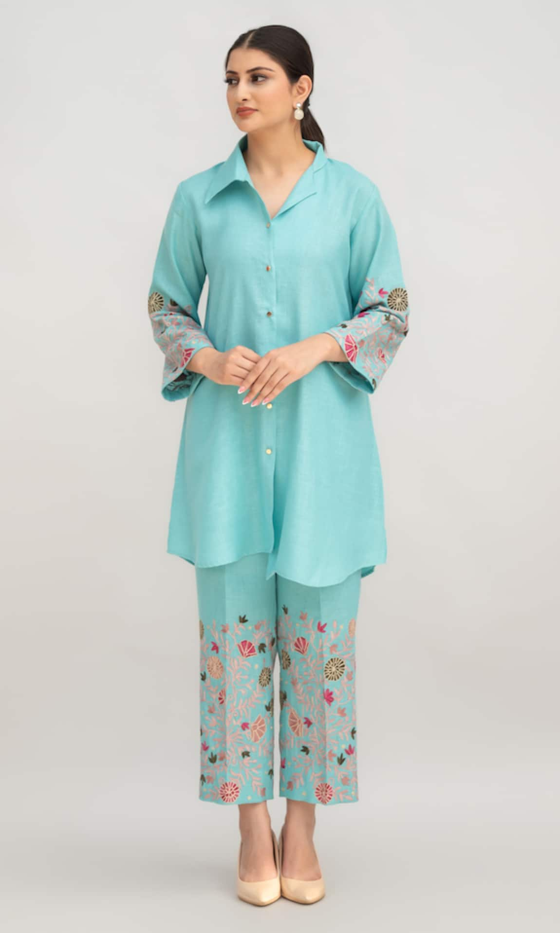 Daljit Sudan Floral Embroidered Kurta & Pant Co-ord Set