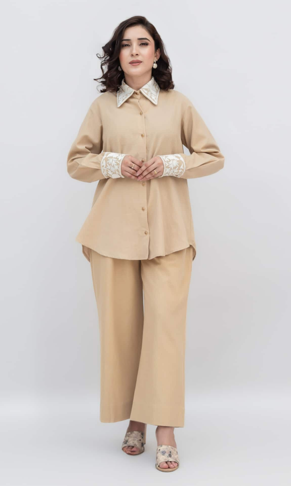 Daljit Sudan Aari Embroidered Shirt With Pant