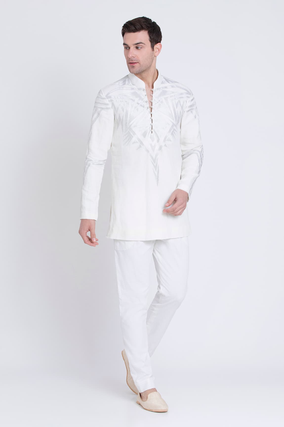 Arun verma Linen Floral Applique Embroidered Kurta