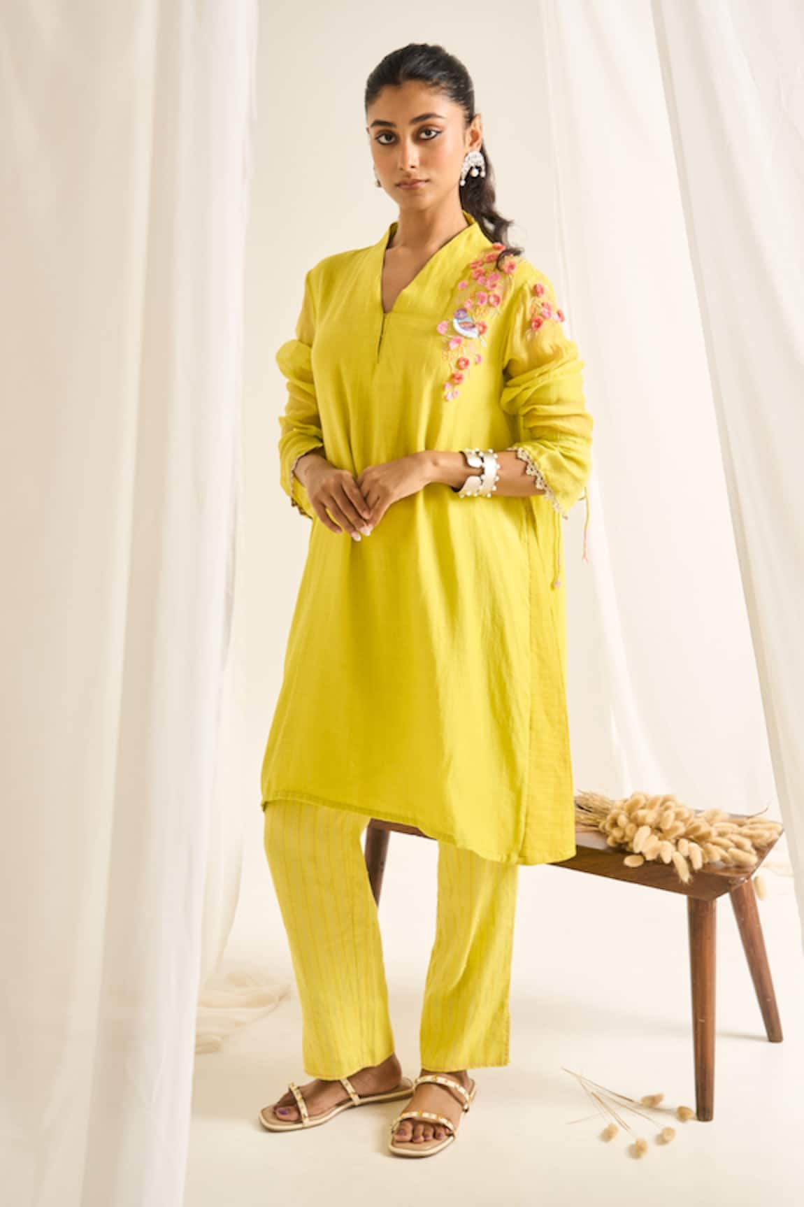 Himani Punatar Gardenia Bird Crochet Bloom Kurta With Pant