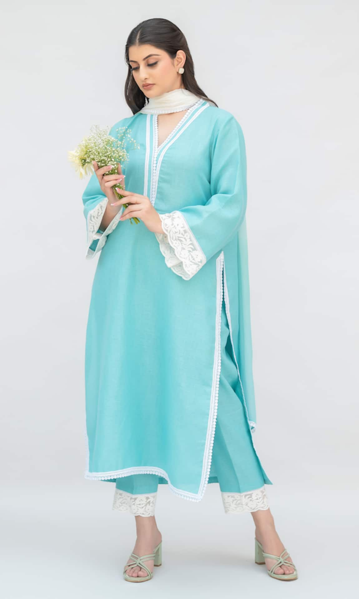 Daljit Sudan Aari Embroidered Kurta Set