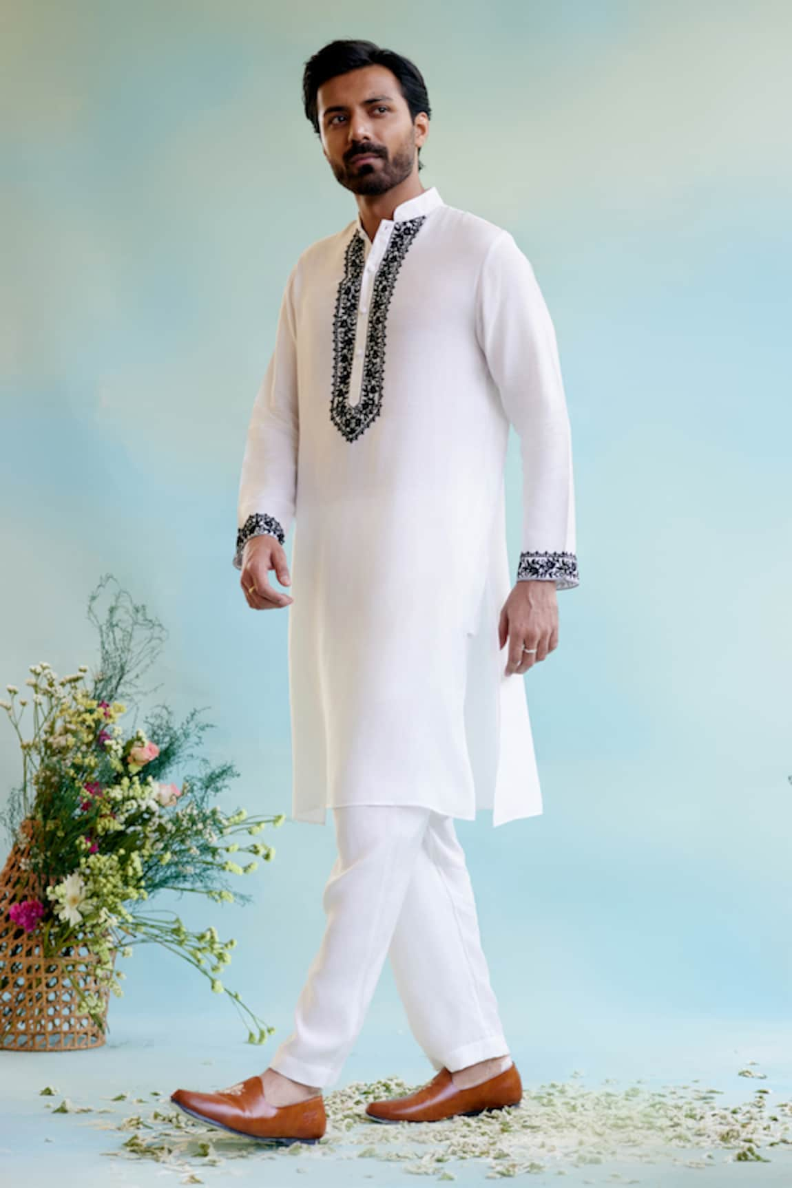 Nero India Floral Embroidered Kurta With Pant