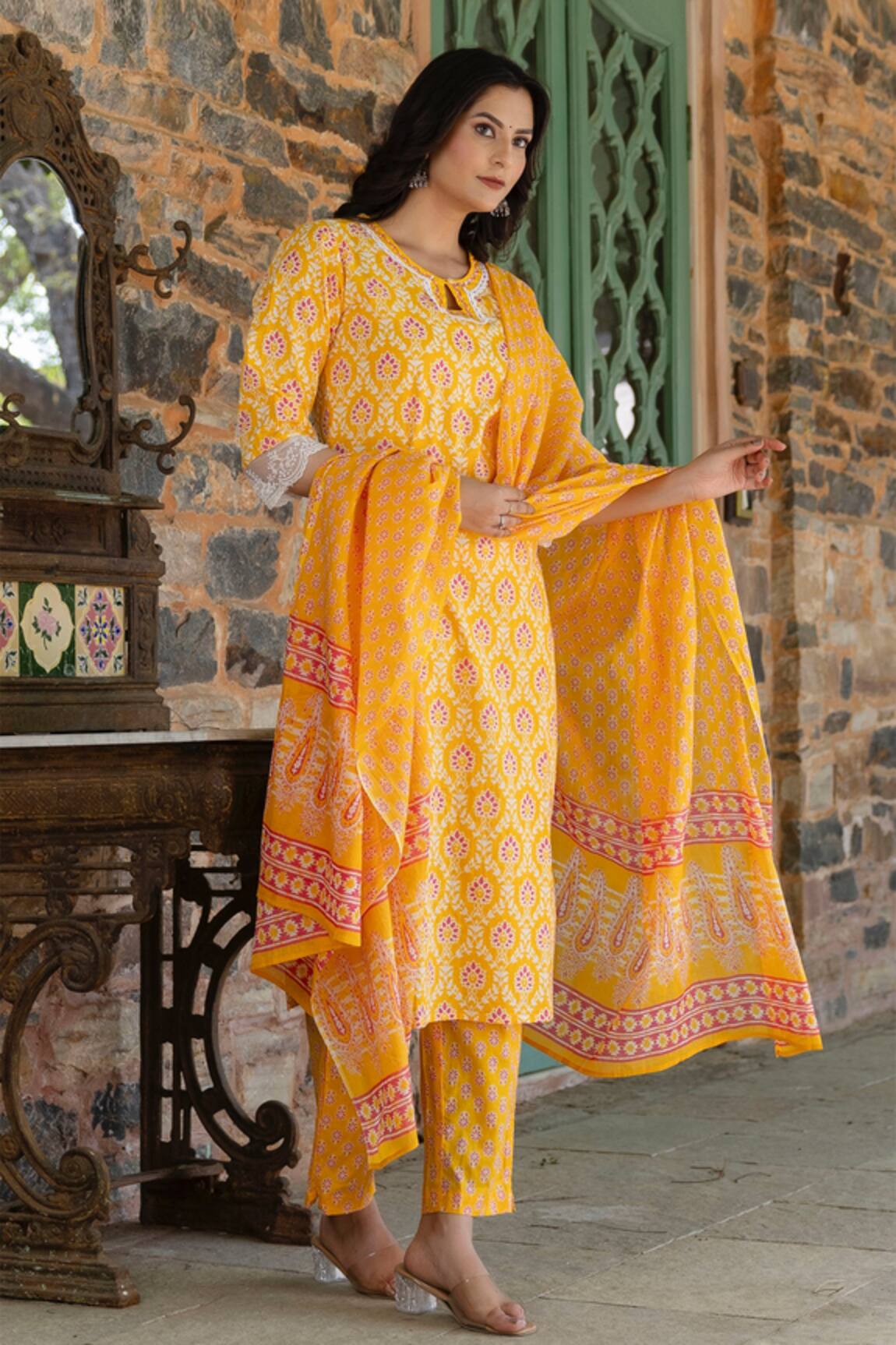 Kohsh Floral Pattern Lace Embroidered Kurta Pant Set