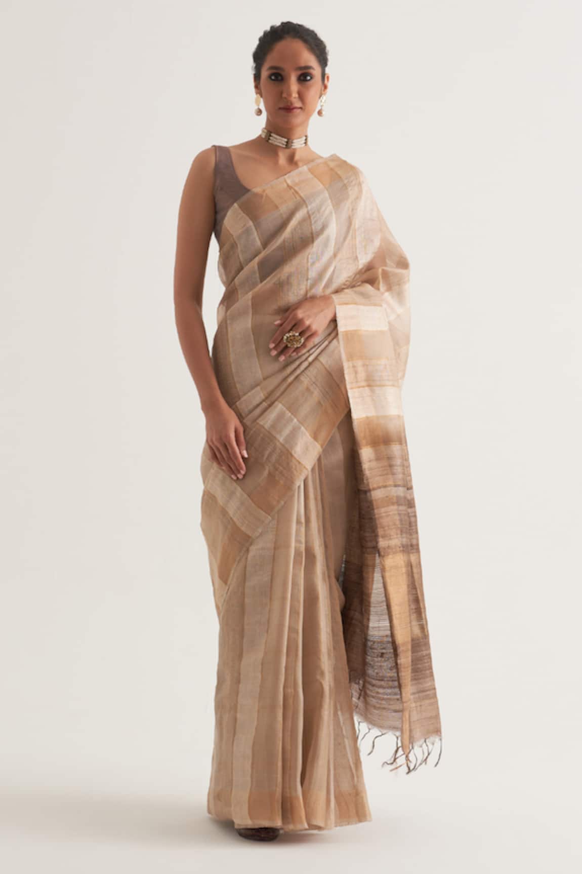 FIVE POINT FIVE Chhavi Vertical Stripe Pattern Saree With Unstitched Blouse Piece