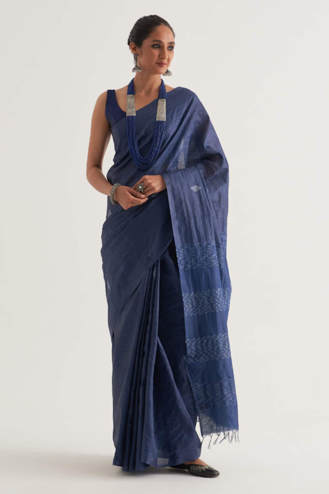 FIVE POINT FIVE Mayur Woven Motif Saree With Unstitched Blouse Piece