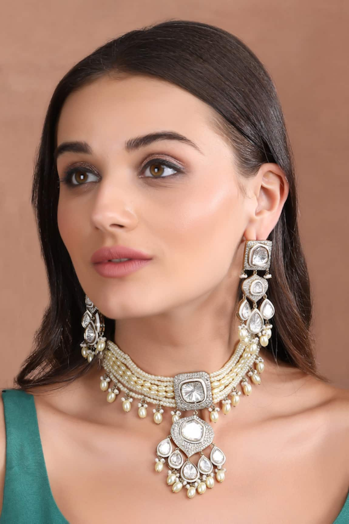 Auraa Trends Zirconia Embellished Pendant Choker Set