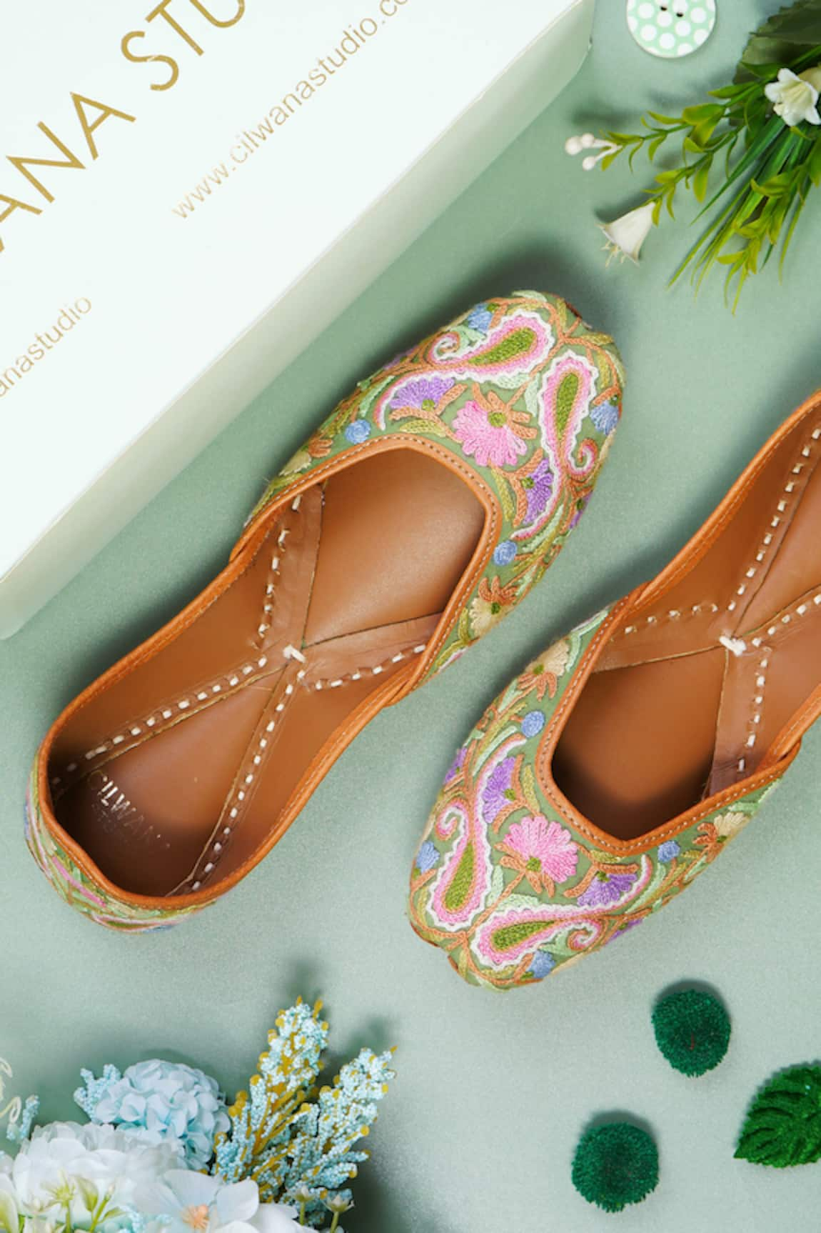 Cilwana Studio Aari Embroidered Juttis