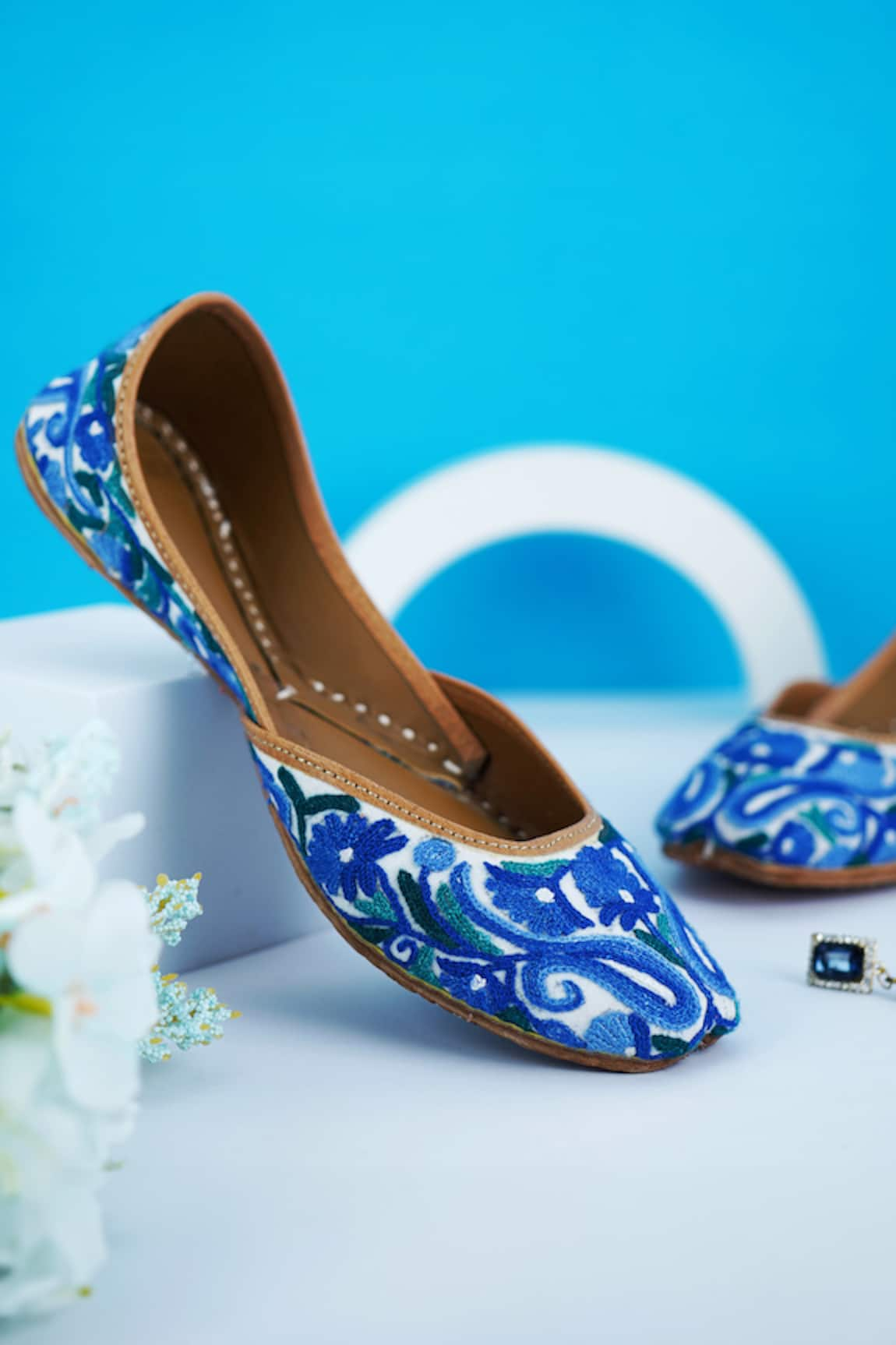 Cilwana Studio Floral & Aari Embroidered Juttis