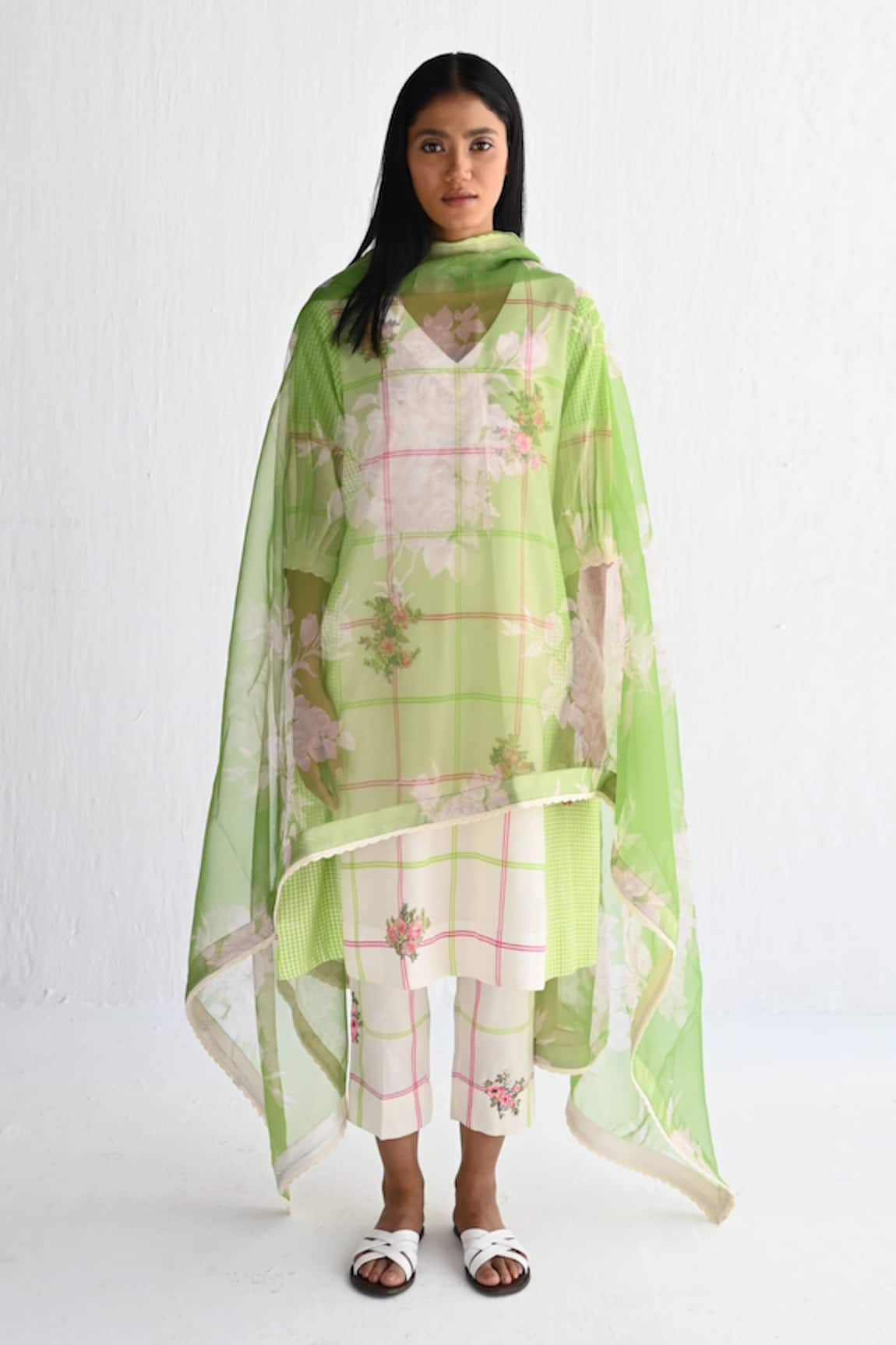 Shorshe Clothing Floral Checkered Print Dupatta