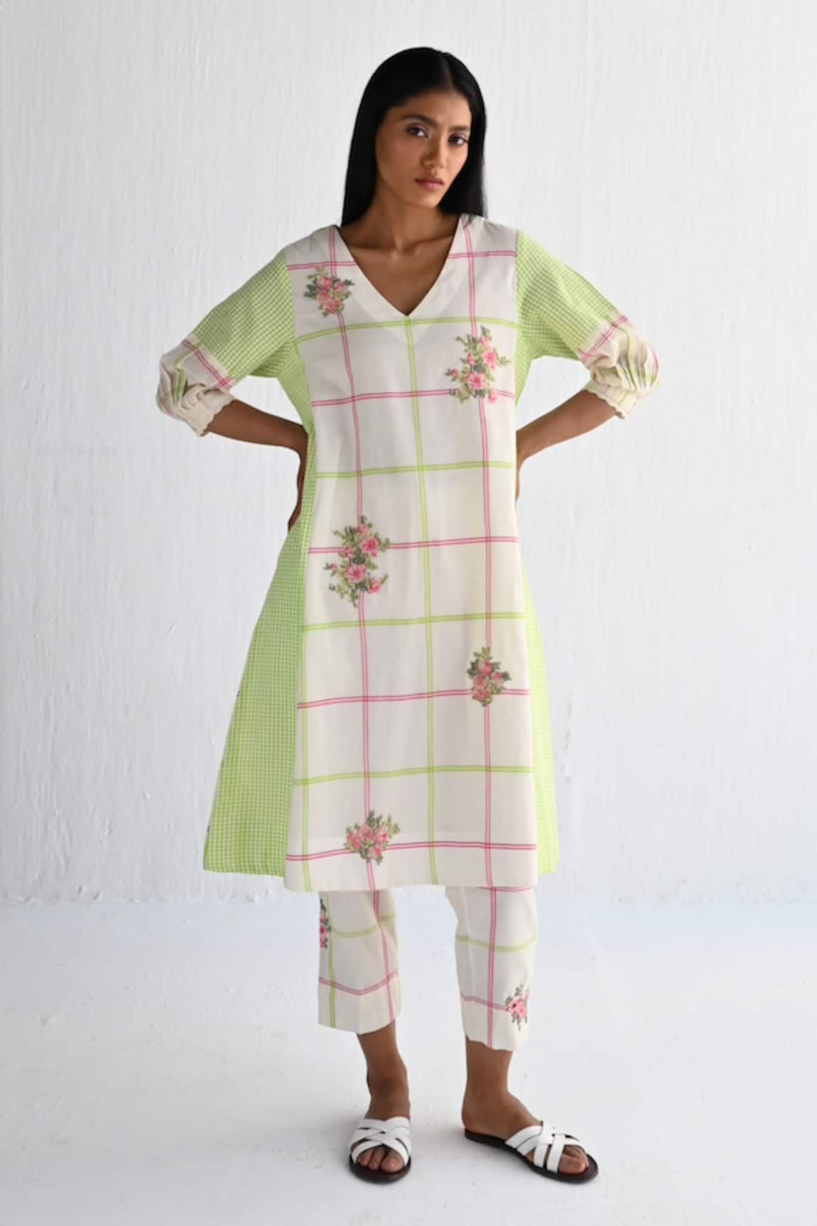 Shorshe Clothing Floral Checkered Print Kurta With Pant