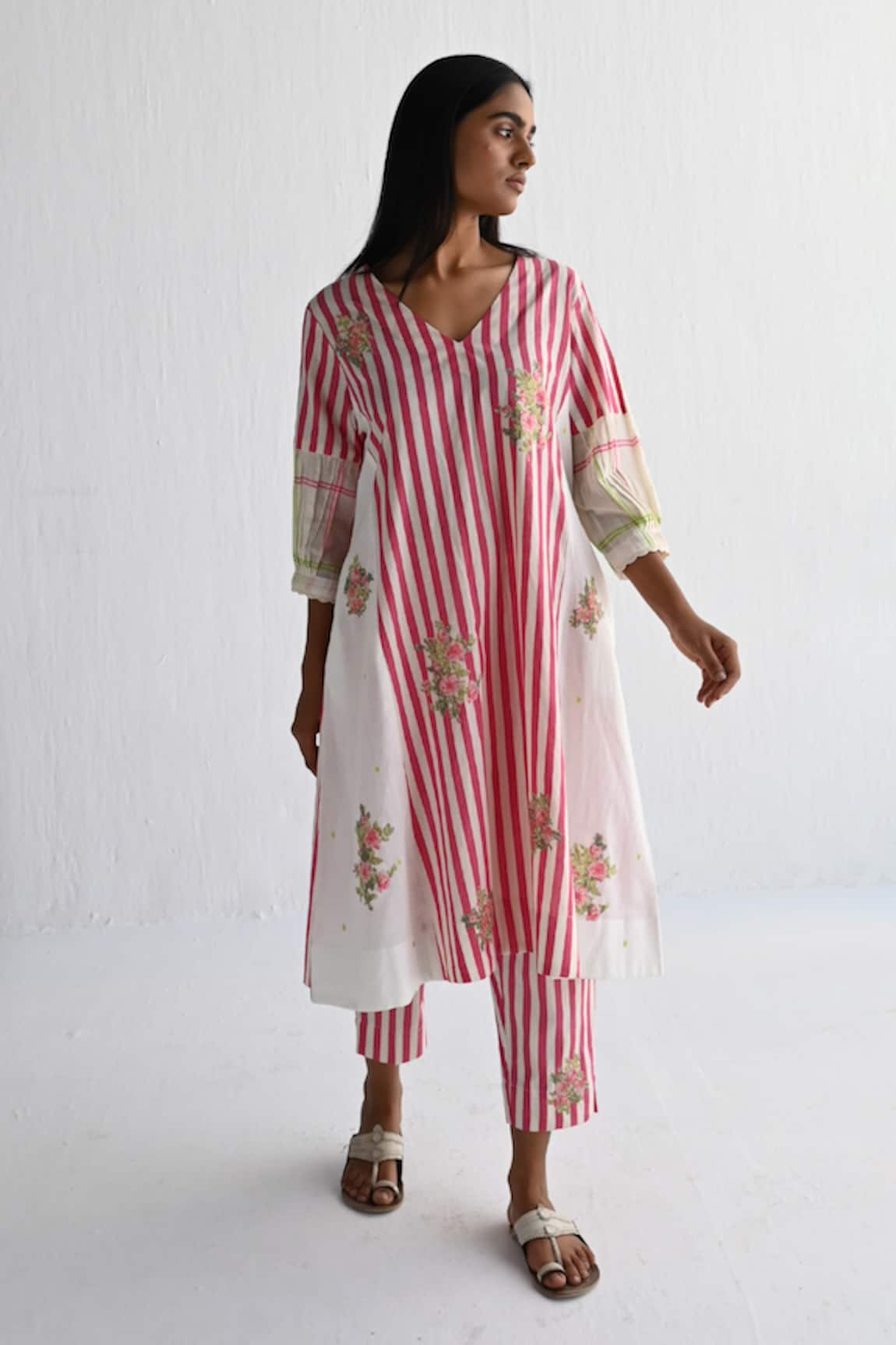 Shorshe Clothing Floral Striped Print Kurta With Pant