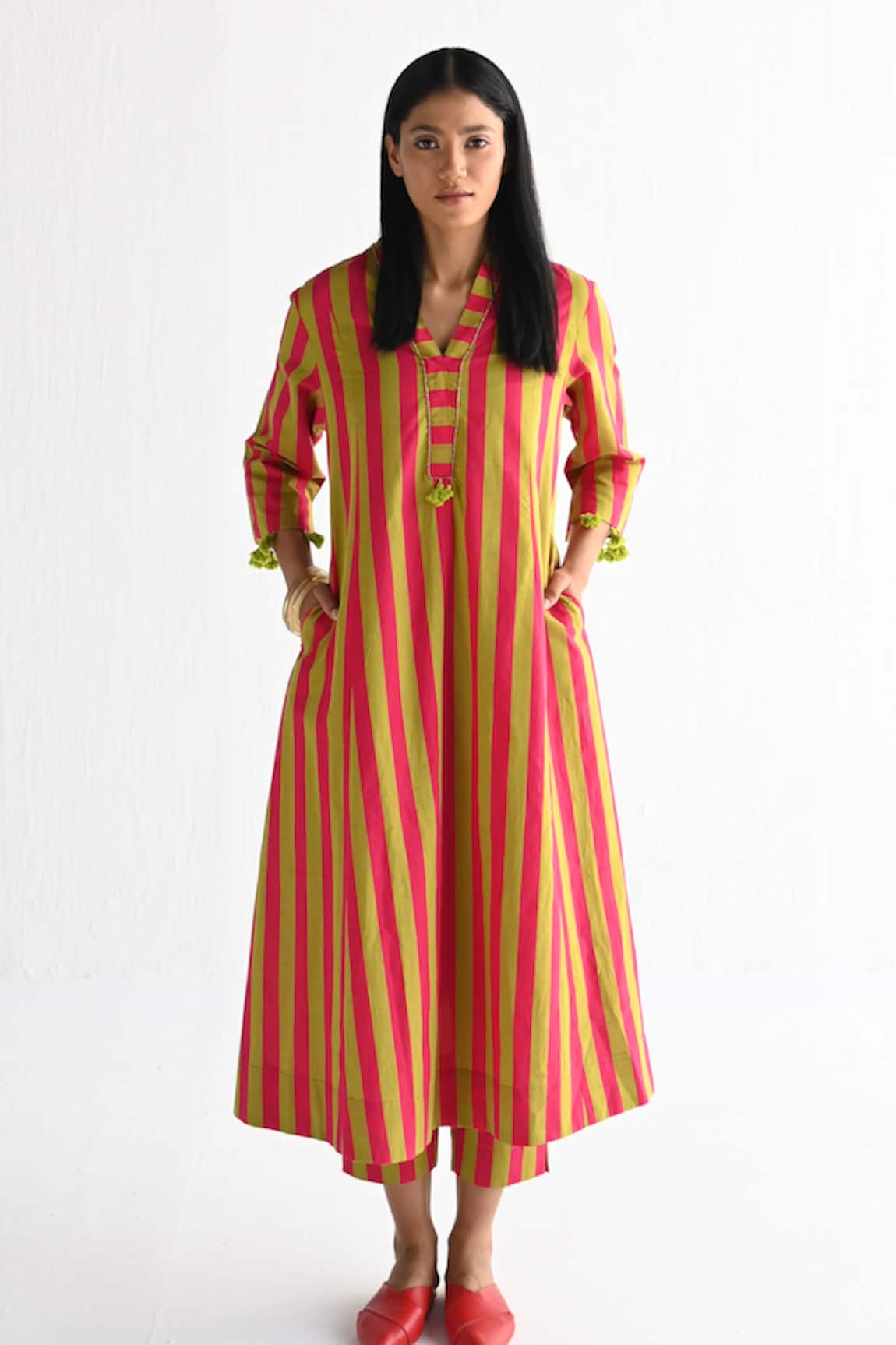 Shorshe Clothing Stripe Pattern Kurta With Pant