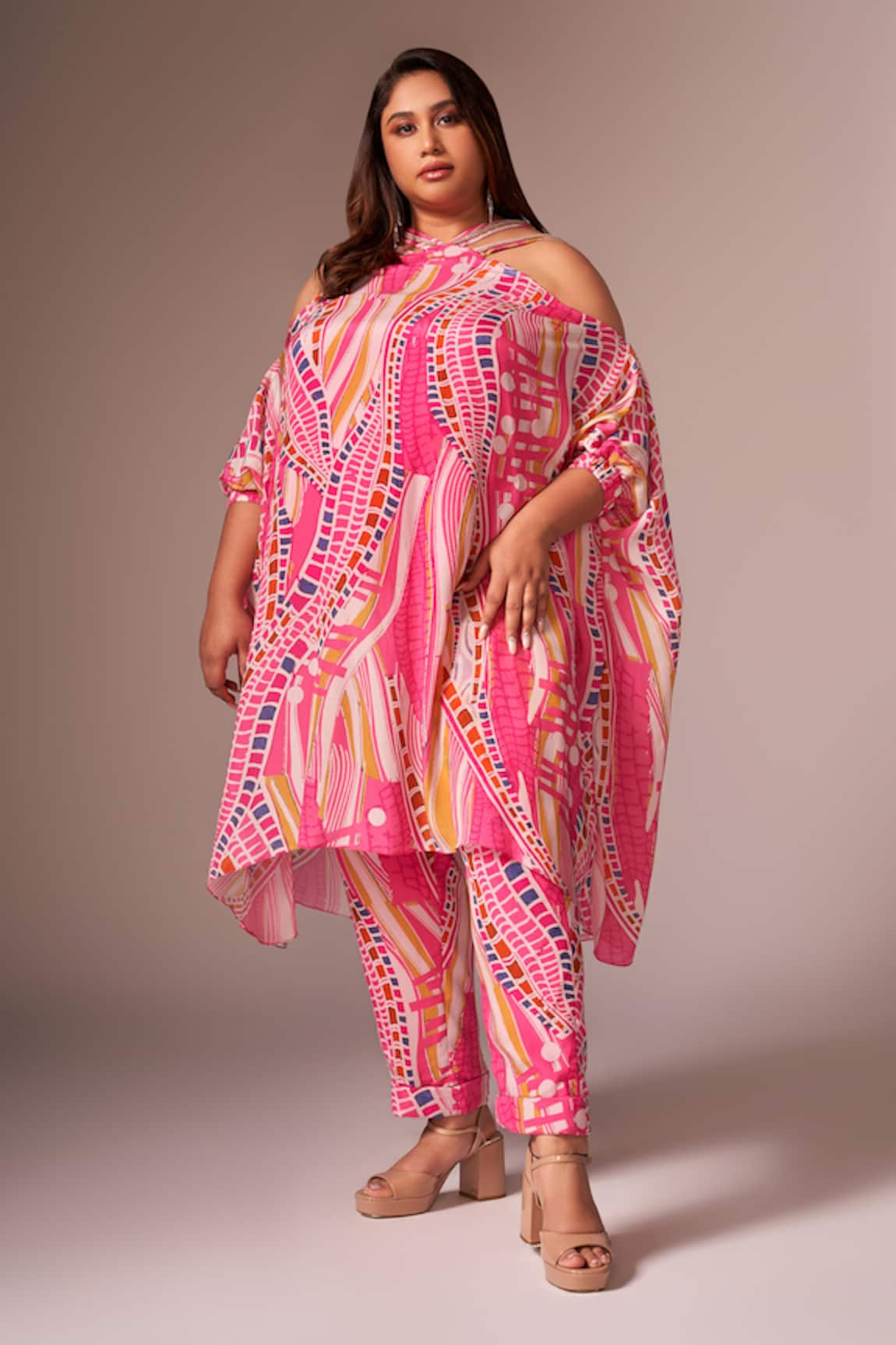 neetiandmudita Abstract Print Asymmetric Kurta With Pant