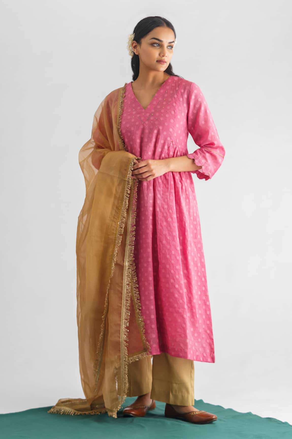 Mushio Madhurima Floral Woven Kurta Set