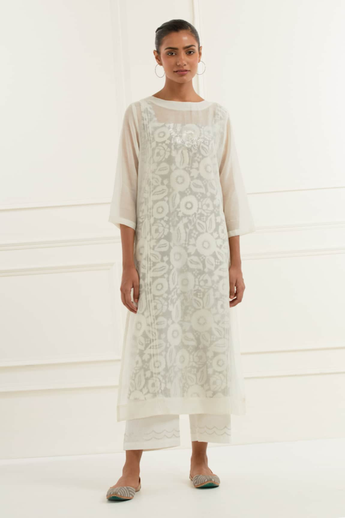 Kamaltaas Bloom Motif Pittan Embroidered Kurta With Printed Slip