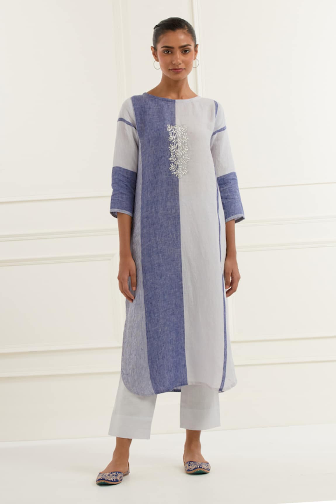 Kamaltaas Colorblocked Pittan Bloom Embroidered Kurta With Pant