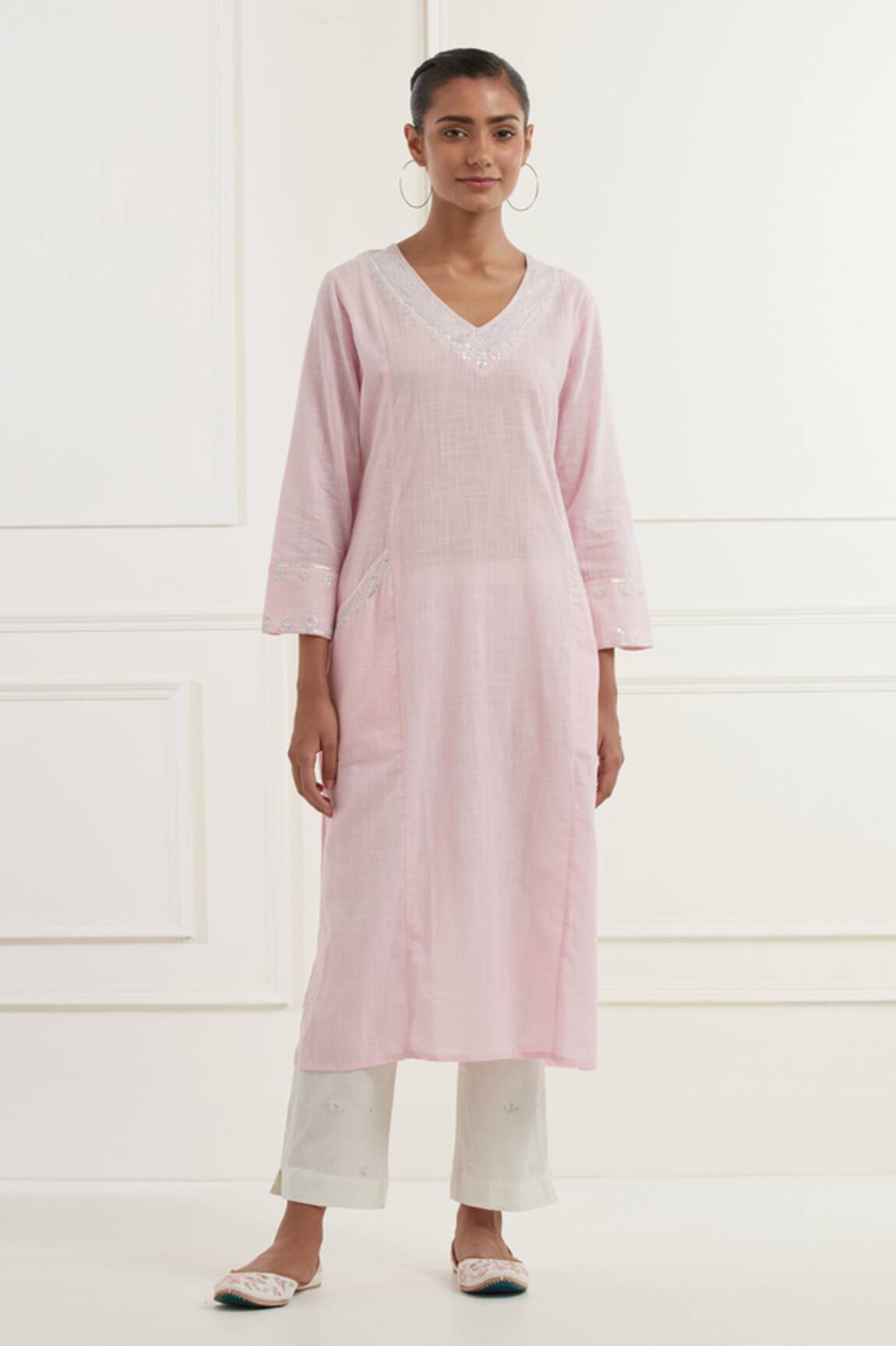 Kamaltaas Floral Pittan Embroidered Kurta