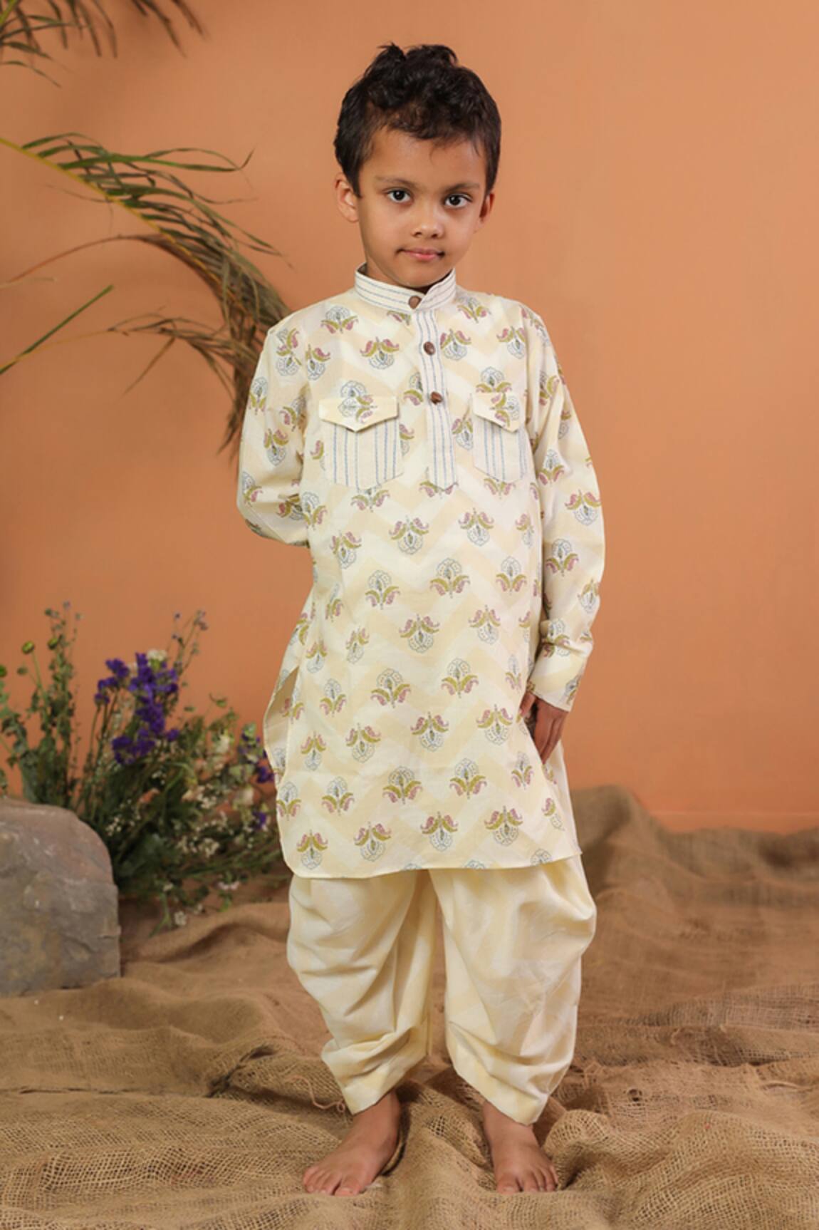 CUTE COUTURE Floral Pattern Kurta & Dhoti Pant Set